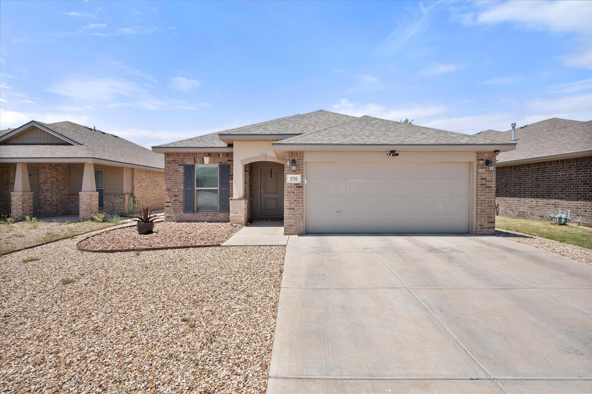 Single Family Residence at 3716 Oakridge Avenue