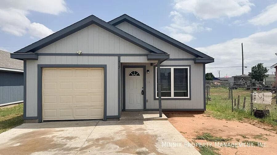 Single Family Residence at 517 44th Street