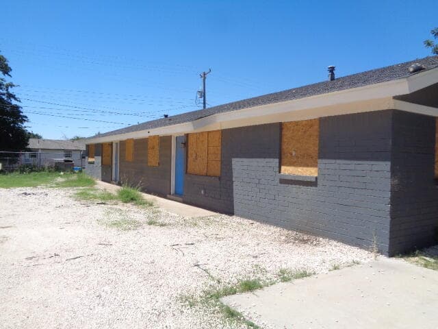 Duplex at 1706 E Dartmouth Street