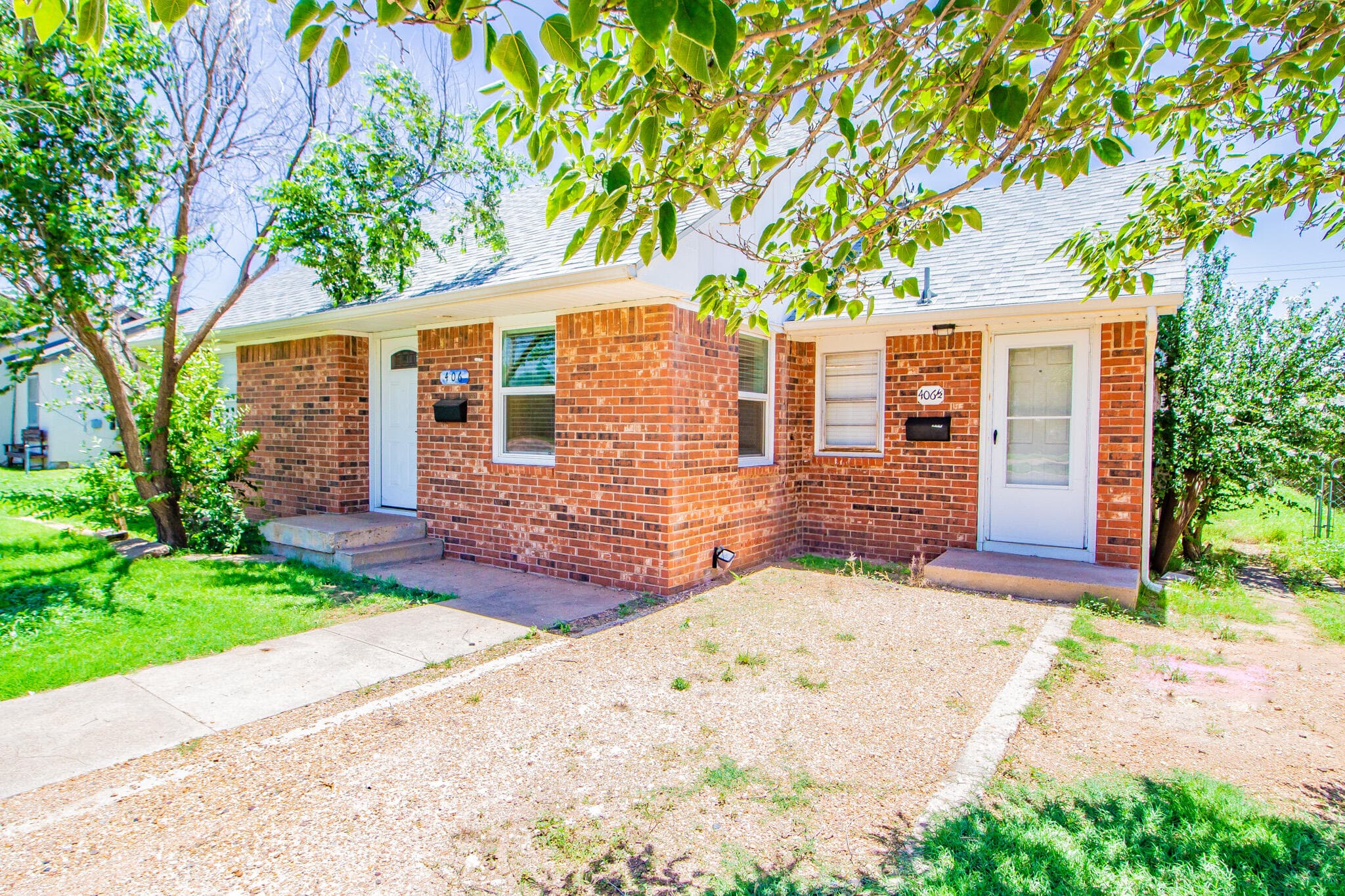 Duplex at 406 E Buckley Street