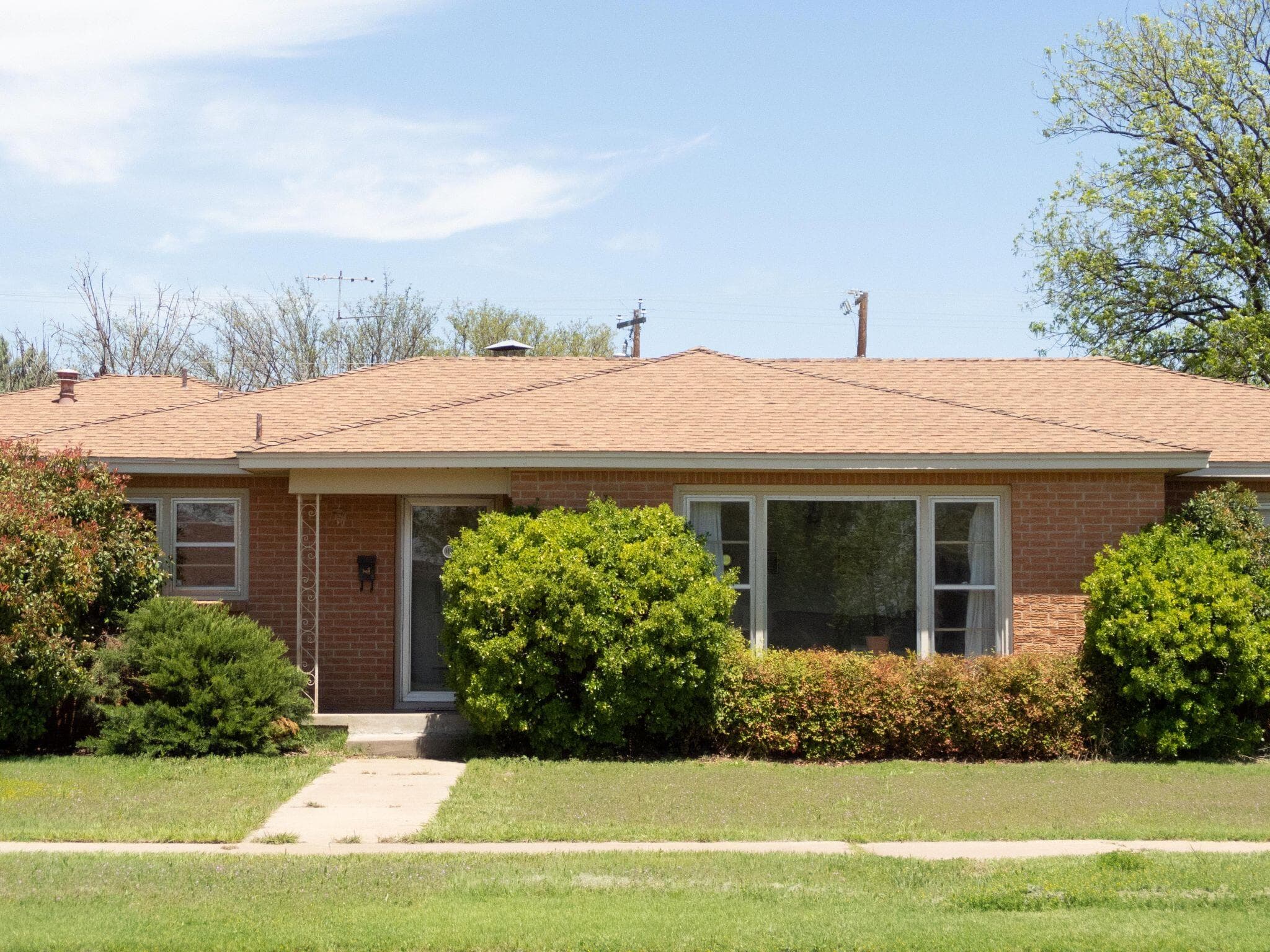 Single Family Residence at 824 W Tennessee Street