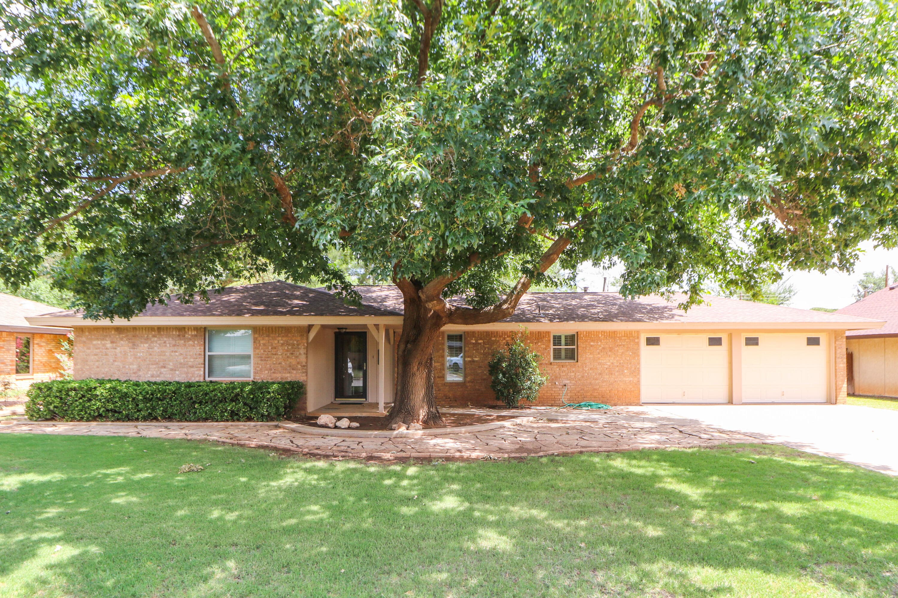 Single Family Residence at 105 E 27th Street