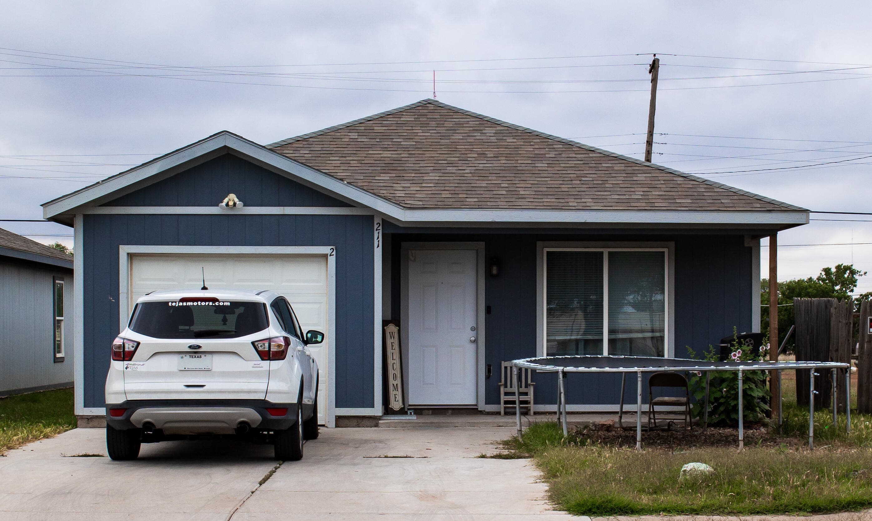Single Family Residence at 211 42nd Street