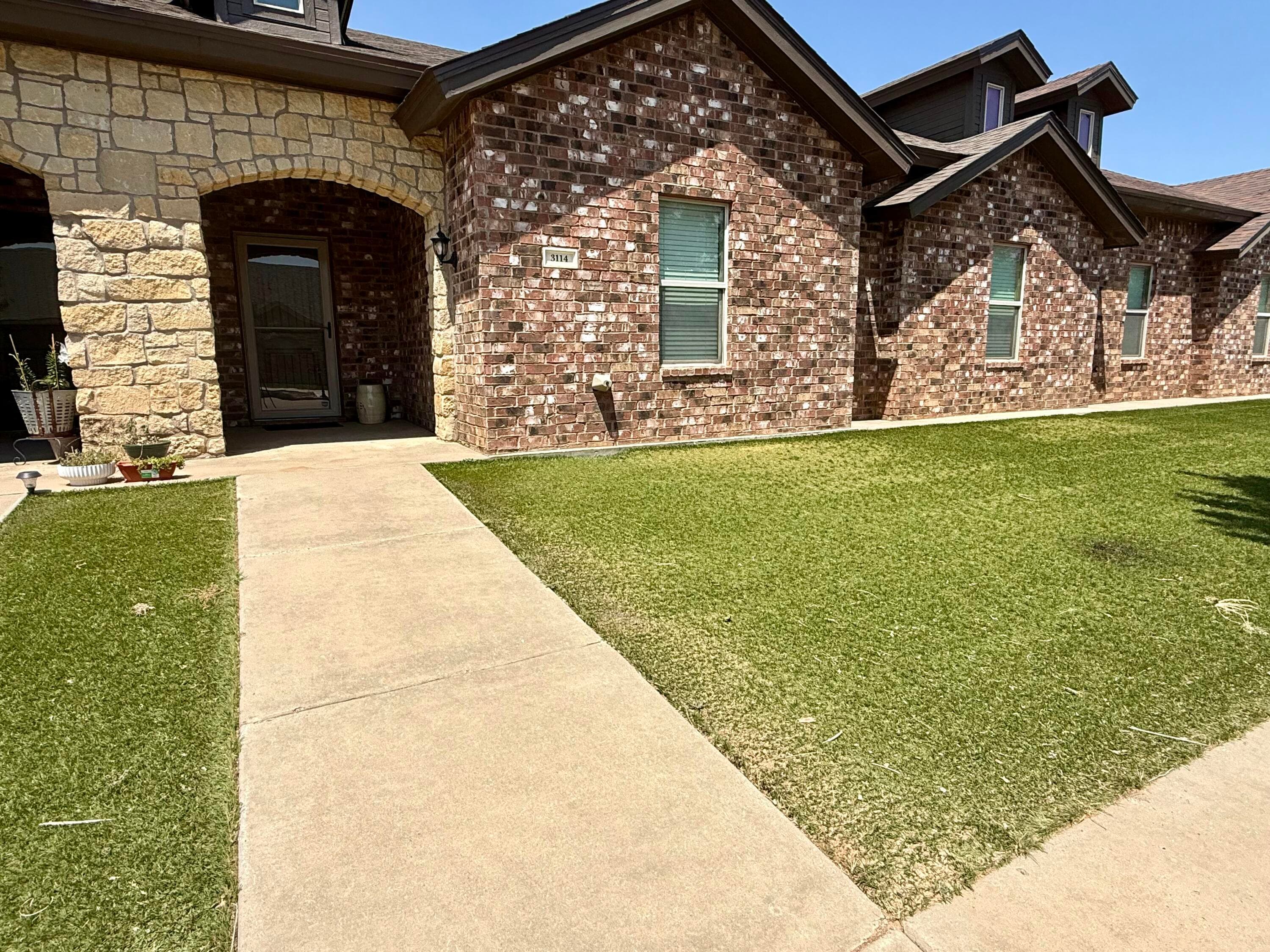 Townhouse at 3114 113th Street