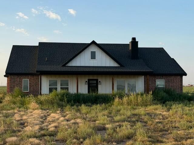 Single Family Residence at 1212 W Hardin