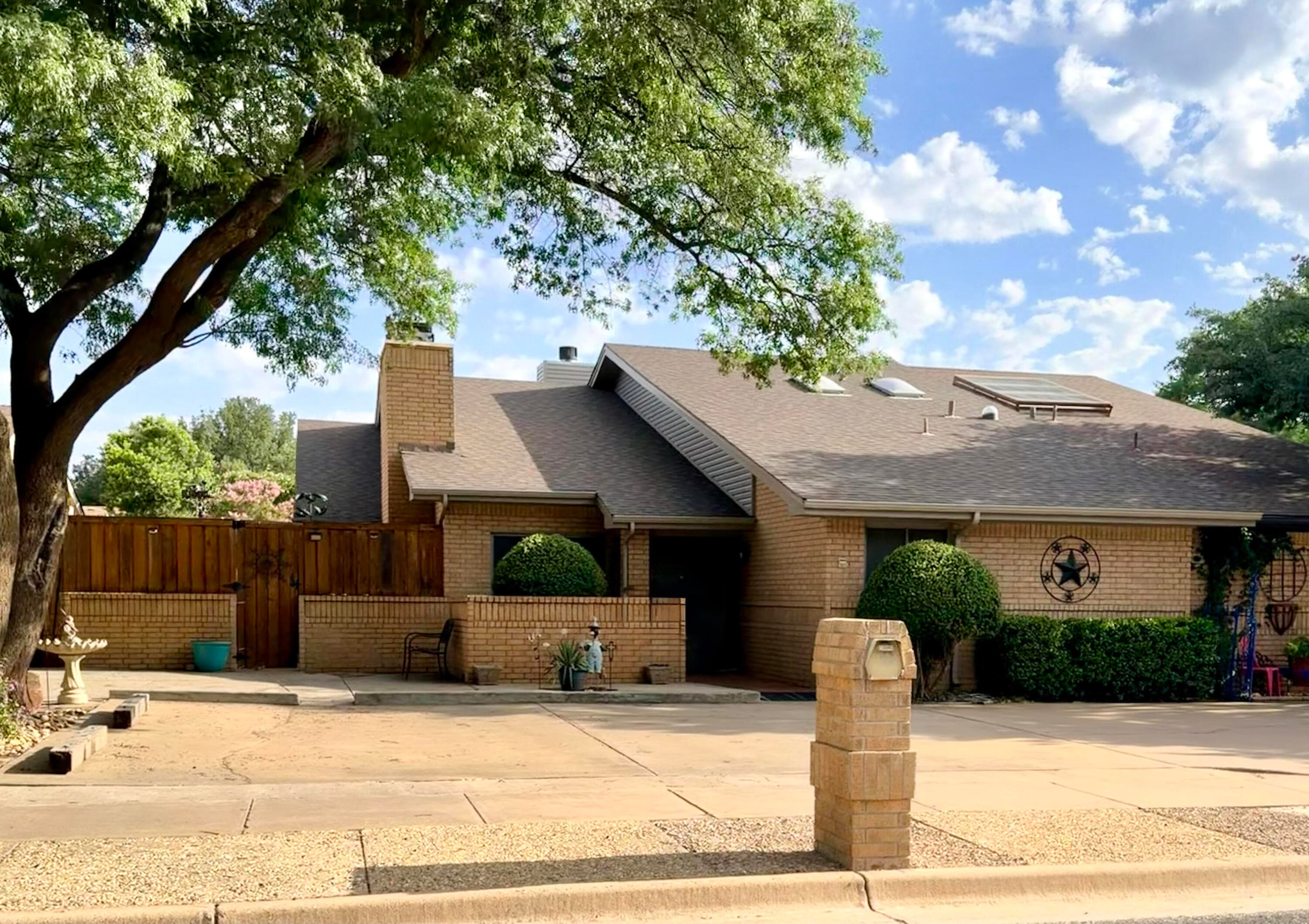 Townhouse at 3208 65th Street