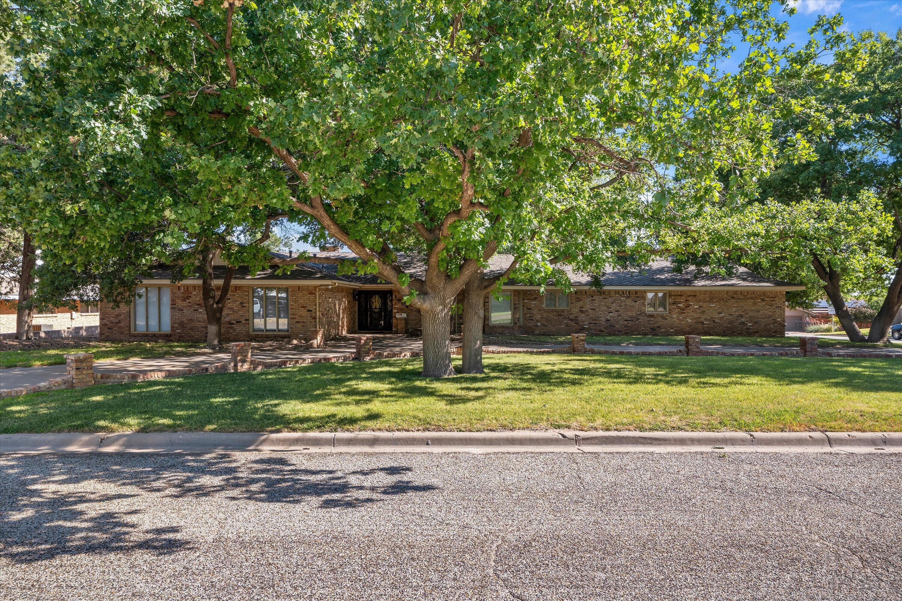 Single Family Residence at 1904 W Ave H