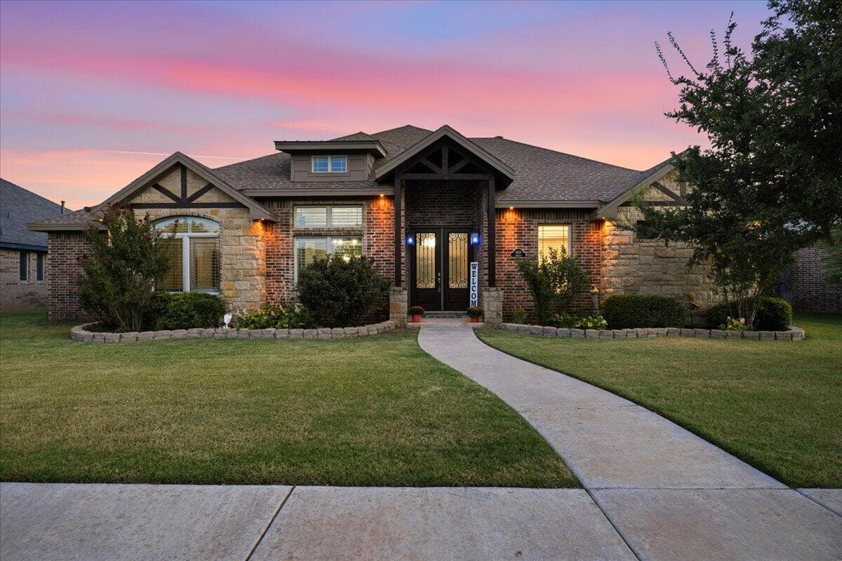 Single Family Residence at 1403 Lancelot Avenue
