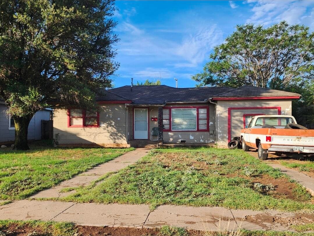 Single Family Residence at 2005 61st Street
