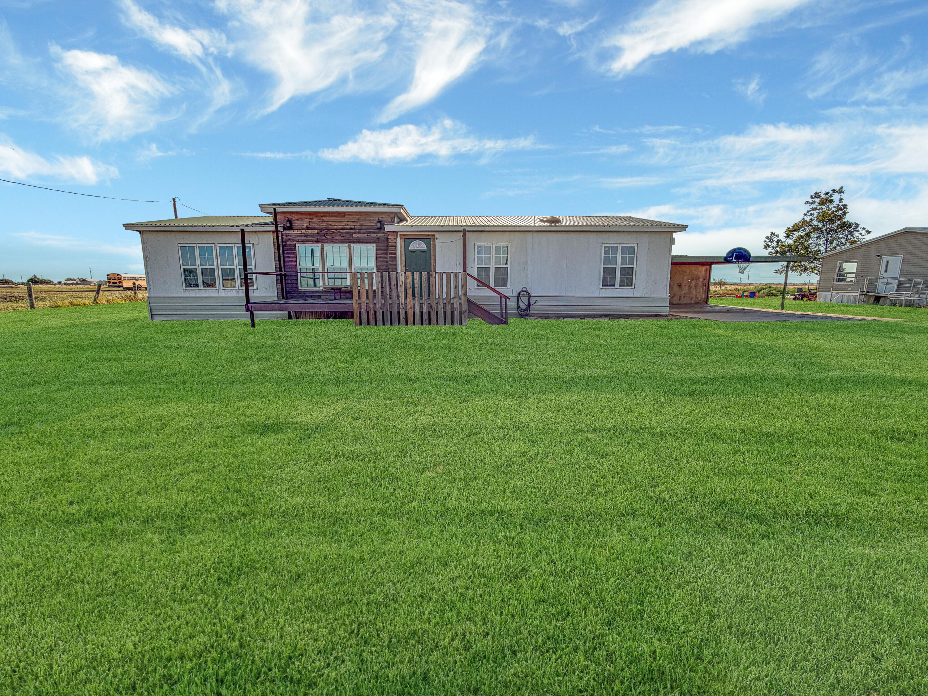 Manufactured Home at 10806 N Fm 1264