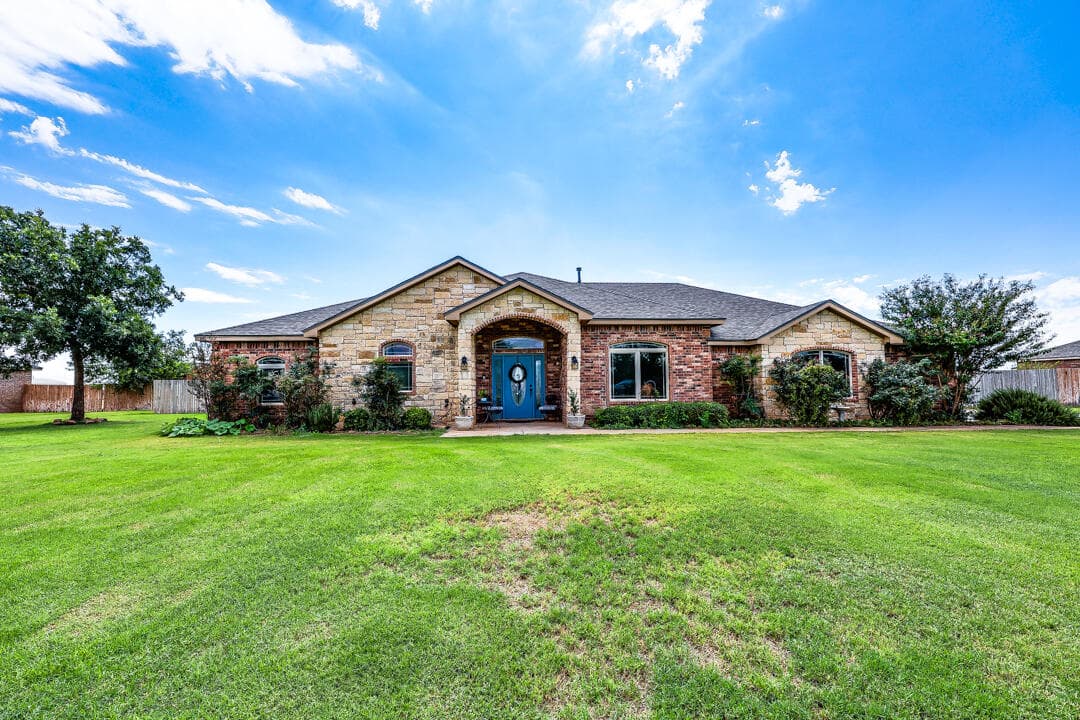 Single Family Residence at 1803 County Road 7570
