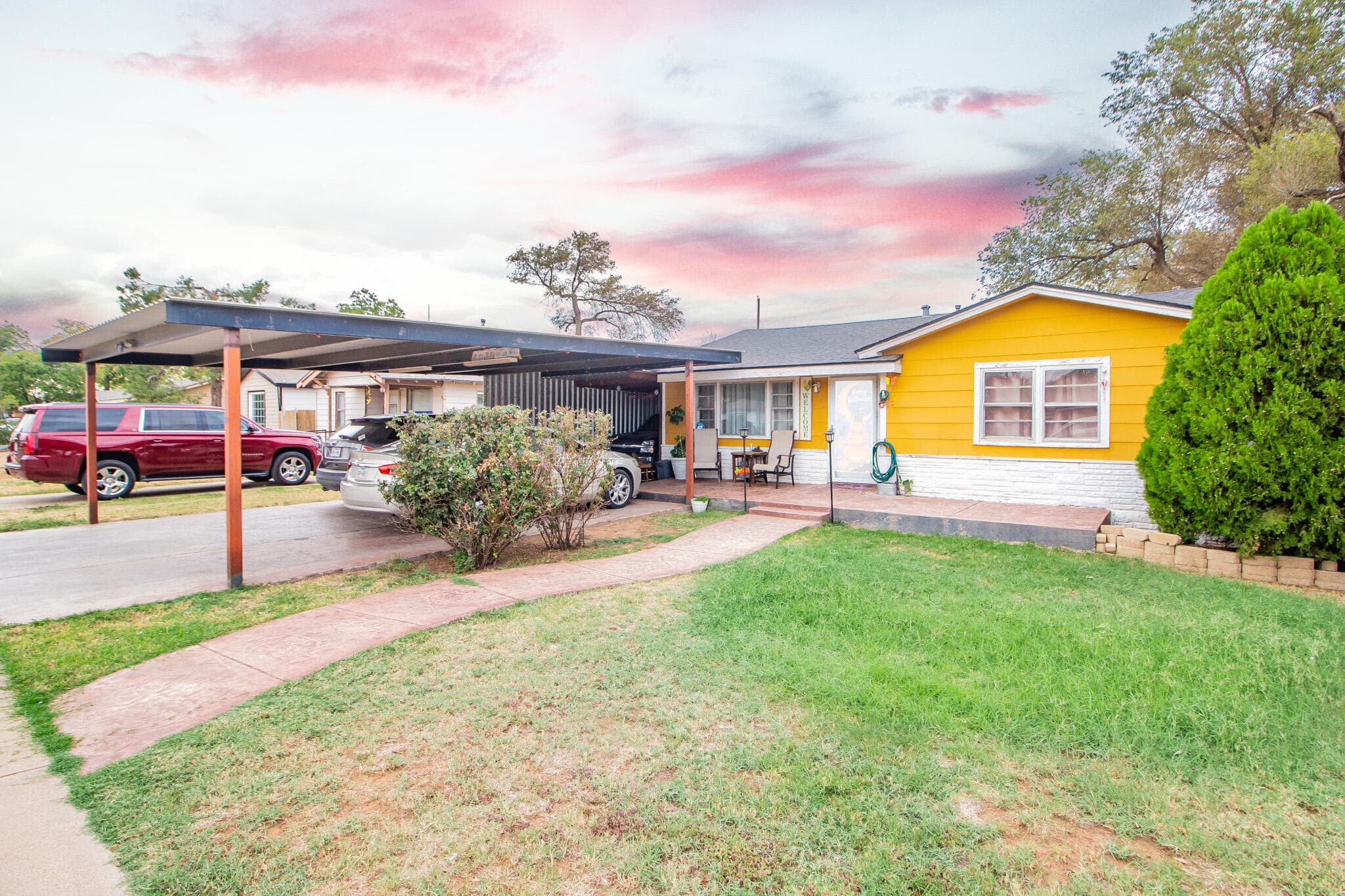 Single Family Residence at 610 39th Street