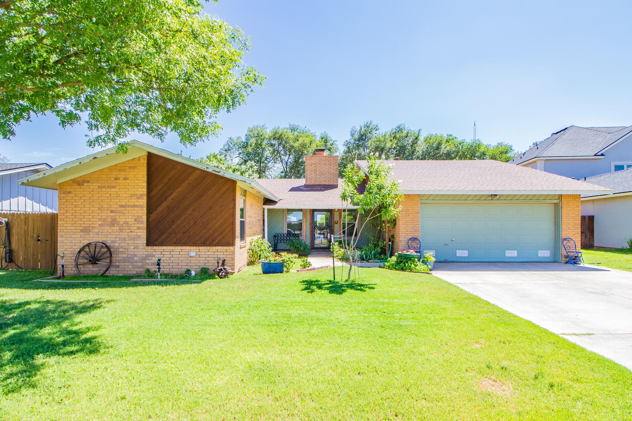 Single Family Residence at 17 Parklane Drive