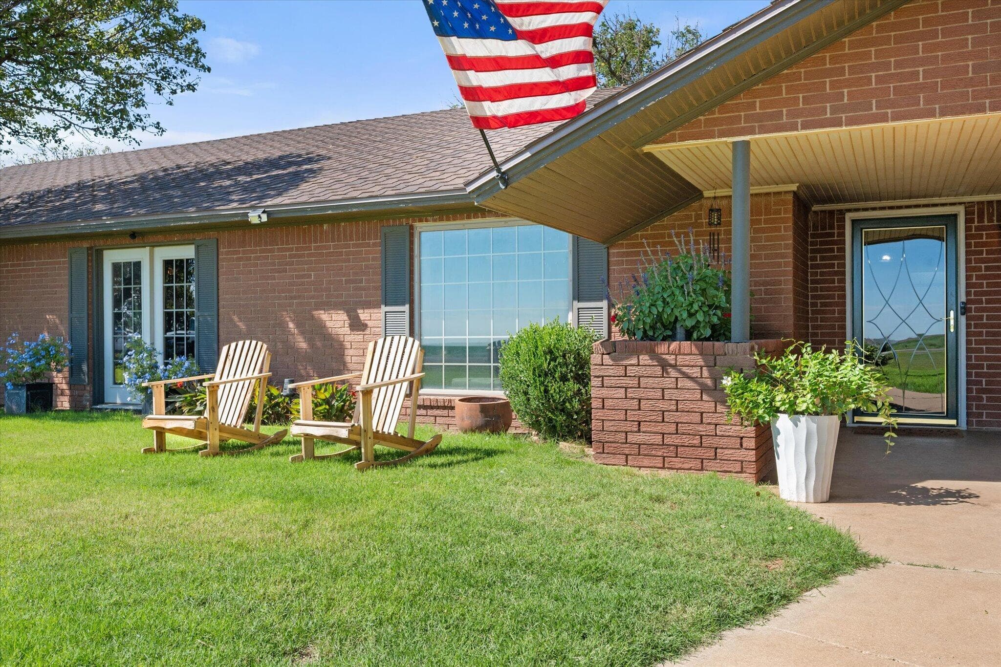 Single Family Residence at 290 TX-214