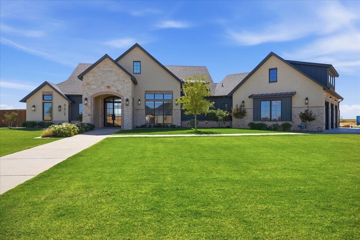 Single Family Residence at 9609 County Road 7615