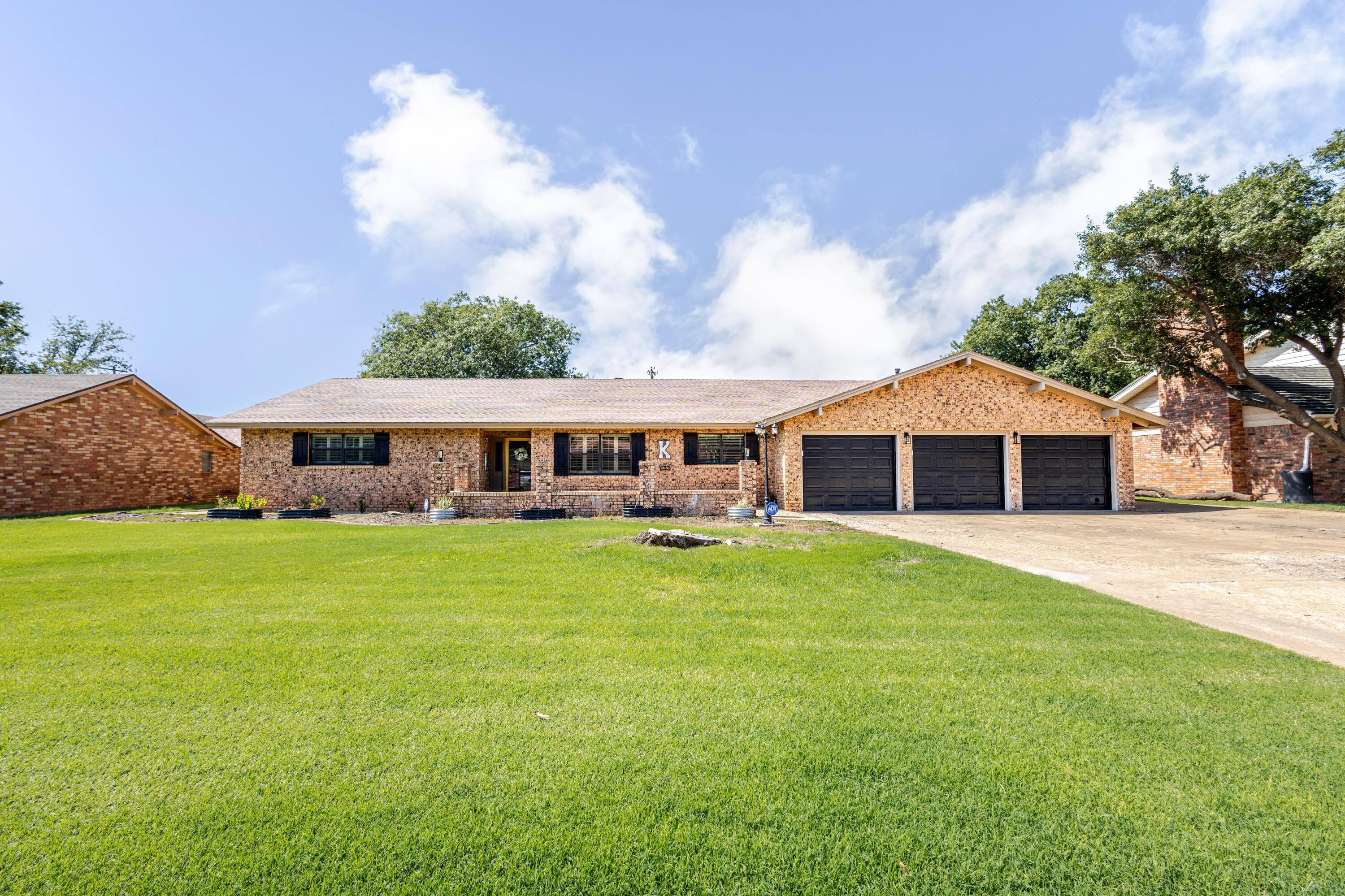 Single Family Residence at 1311 Itasca Street