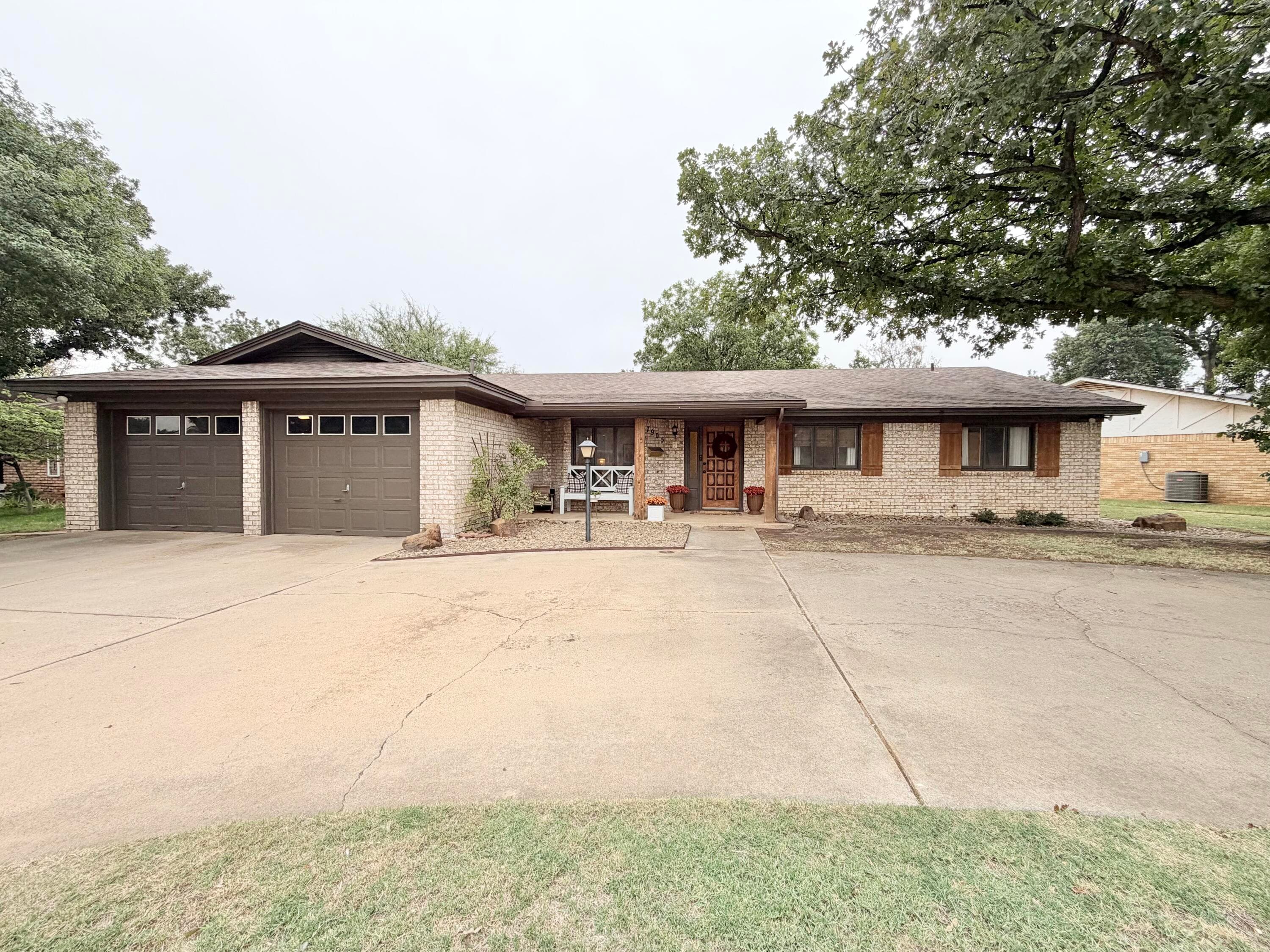 Single Family Residence at 7905 Knoxville Avenue