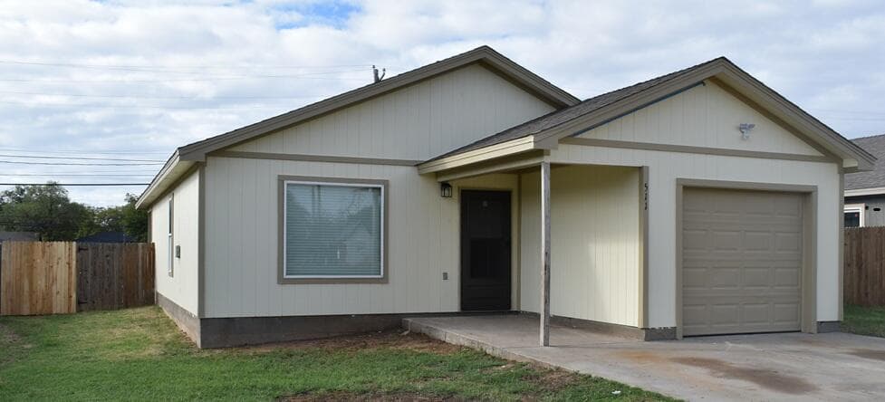Single Family Residence at 511 49th Street