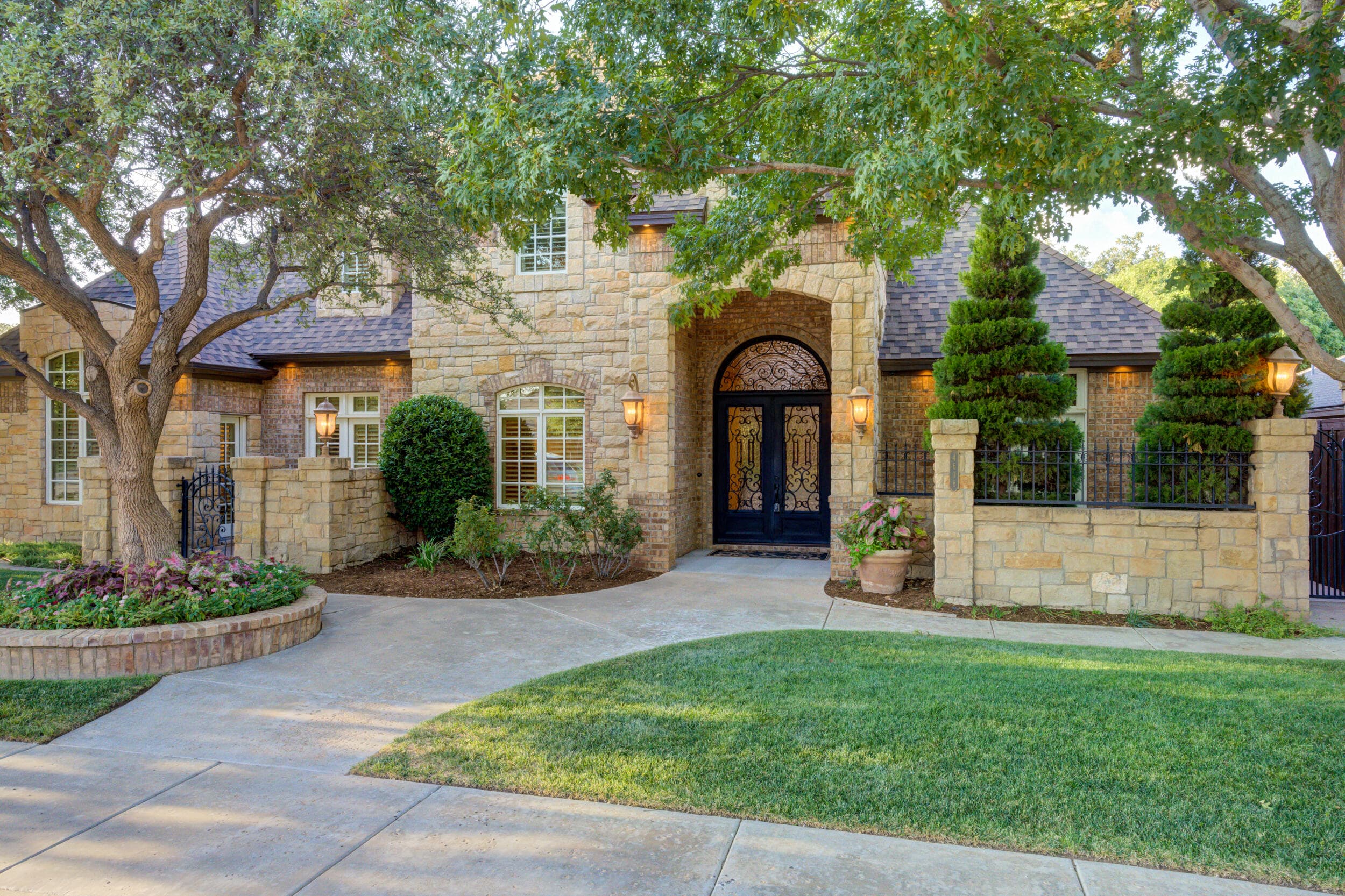 Single Family Residence at 4618 100th Street