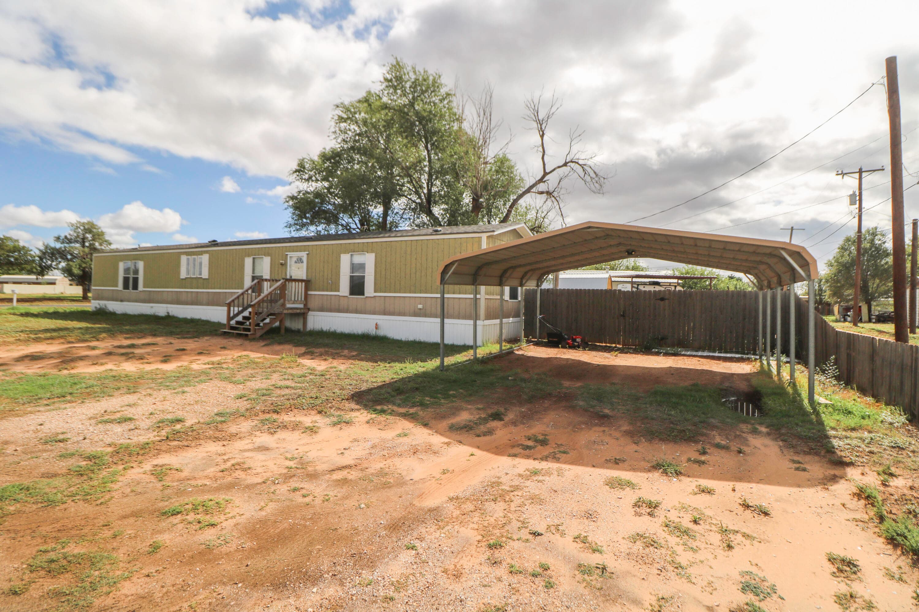 Manufactured Home at 510 E 3rd Avenue
