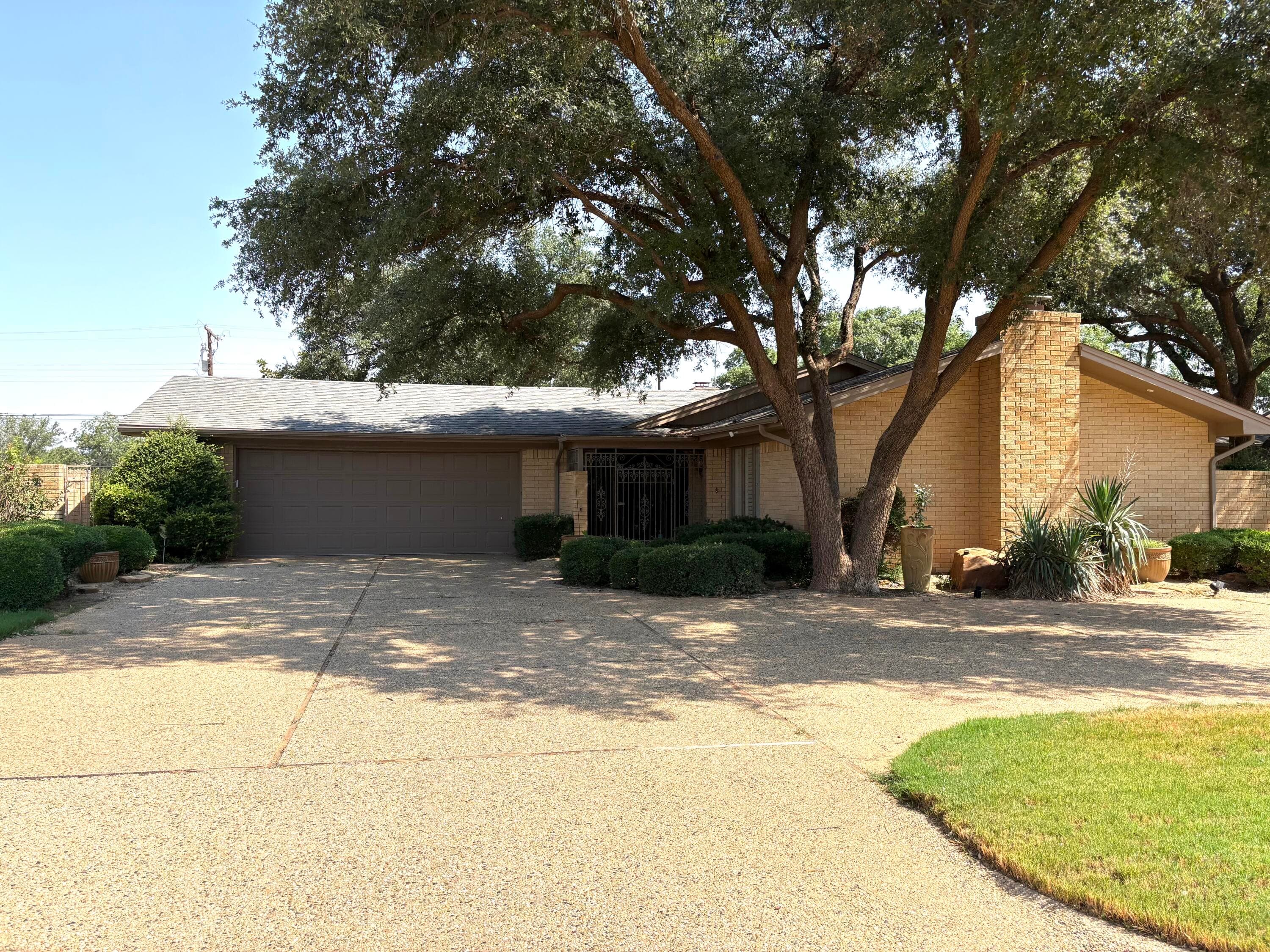 Single Family Residence at 1701 E Carter Drive