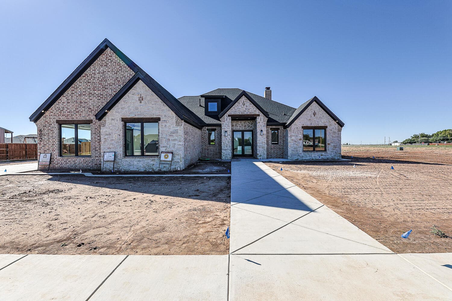 Single Family Residence at 602 W 9th Place