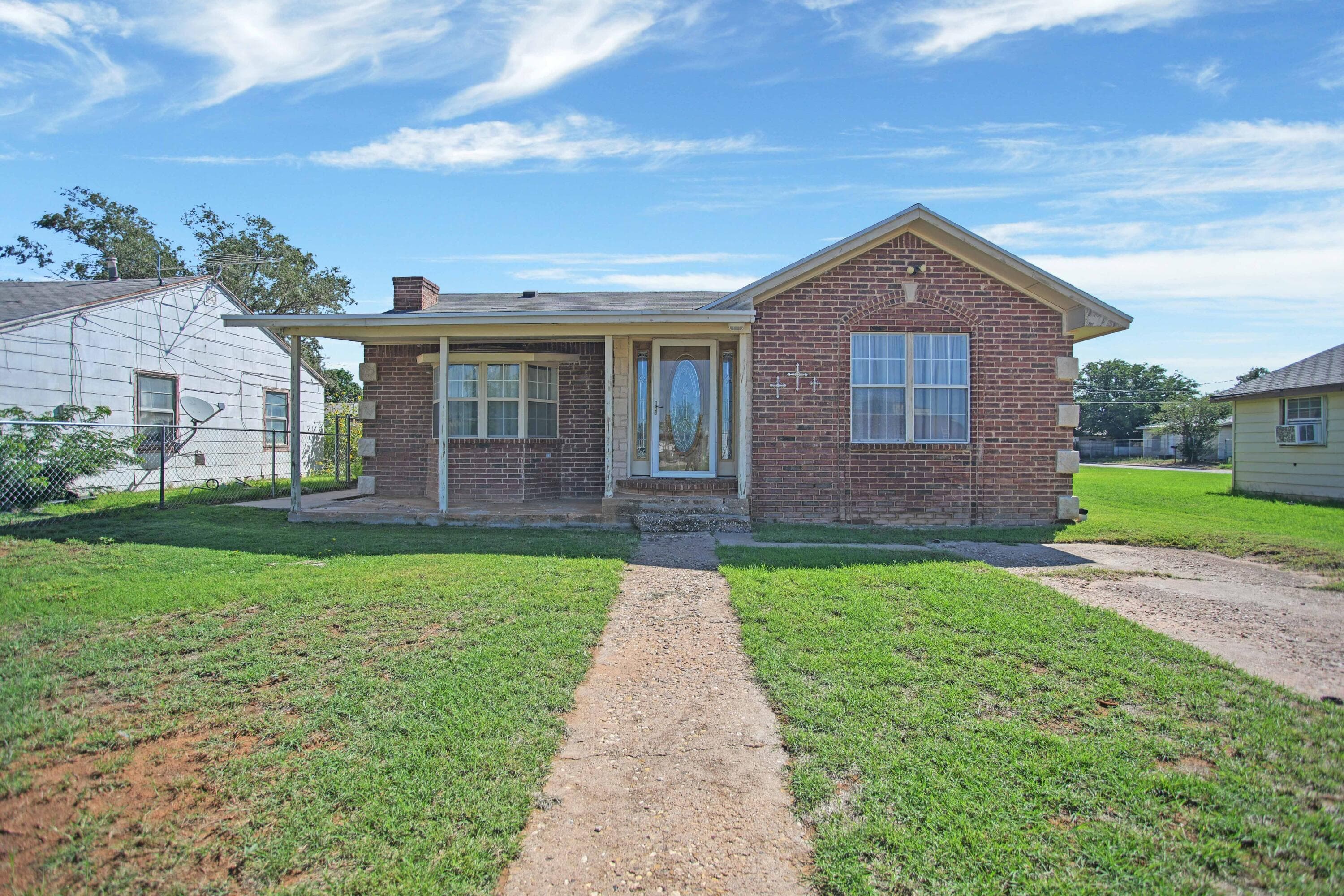 Single Family Residence at 906 N 3rd Street