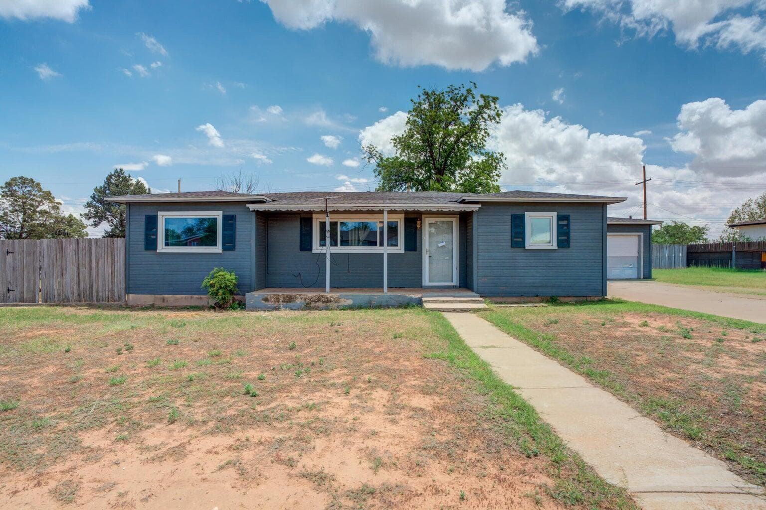 Single Family Residence at 415 6th Street