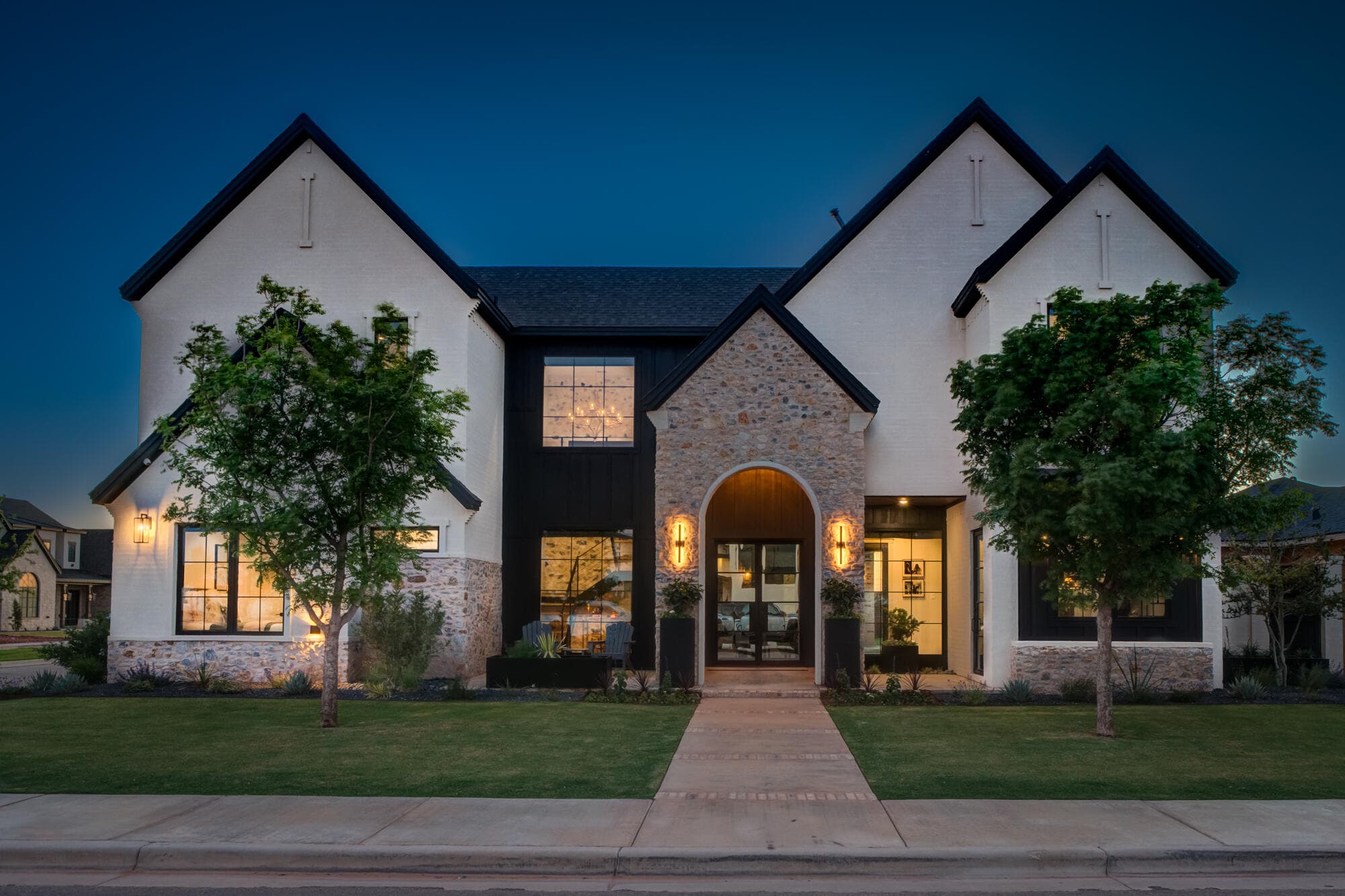 Single Family Residence at 14810 Oxford Avenue