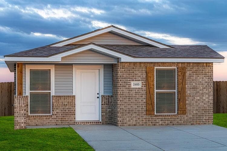 Single Family Residence at 2007 Tractor Avenue