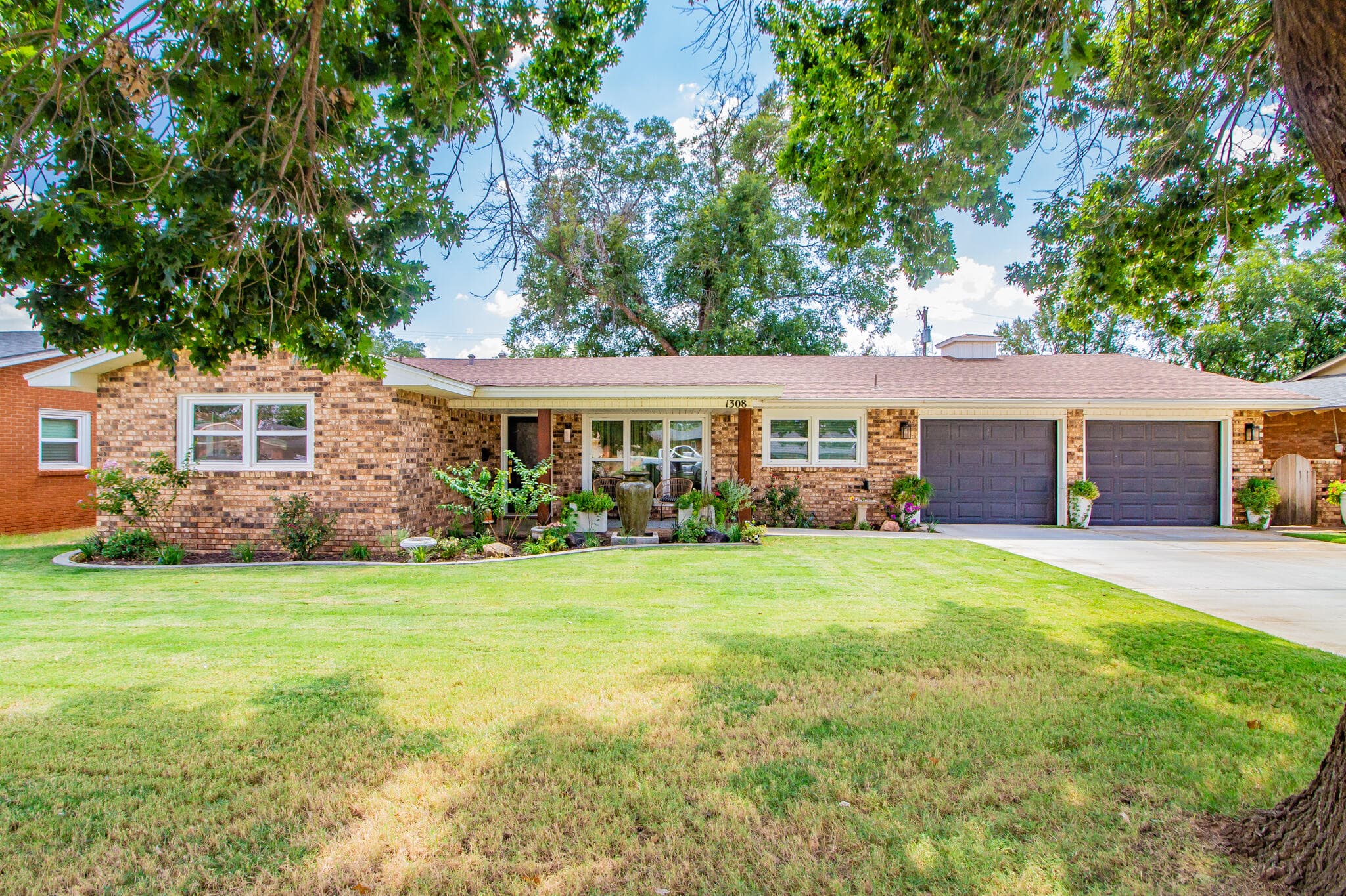 Single Family Residence at 1308 E Harris Street