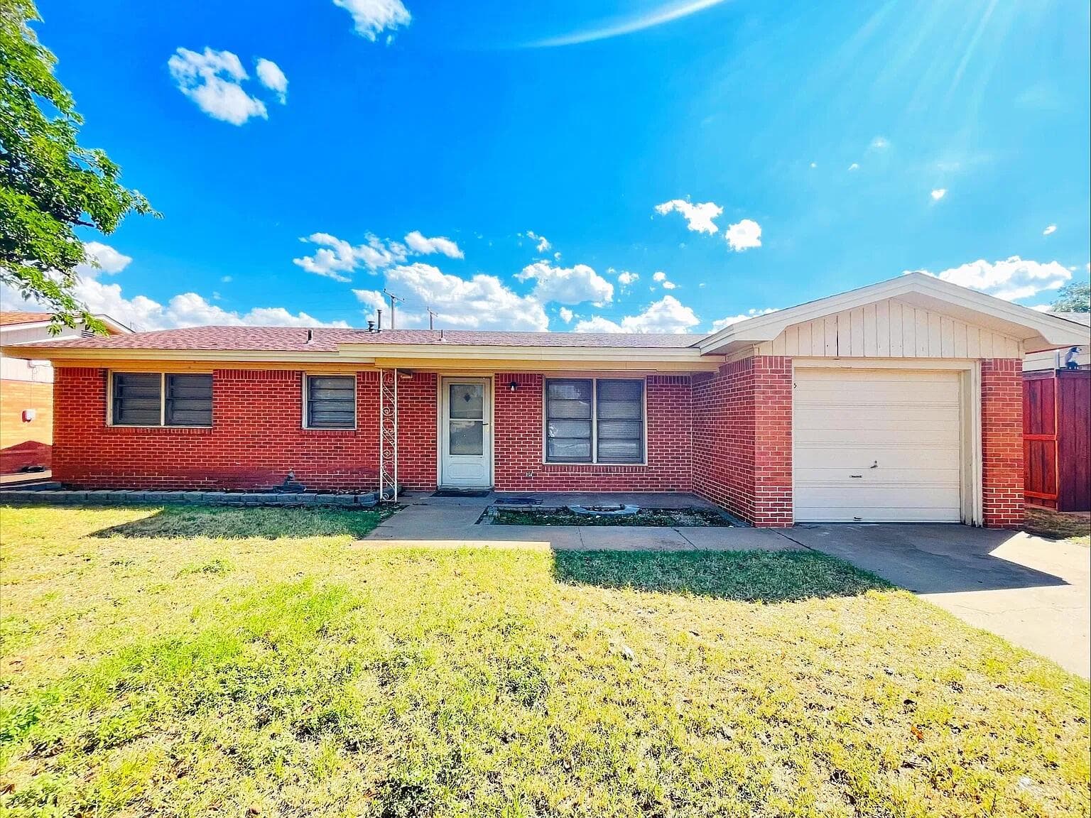 Single Family Residence at 1503 46th Place