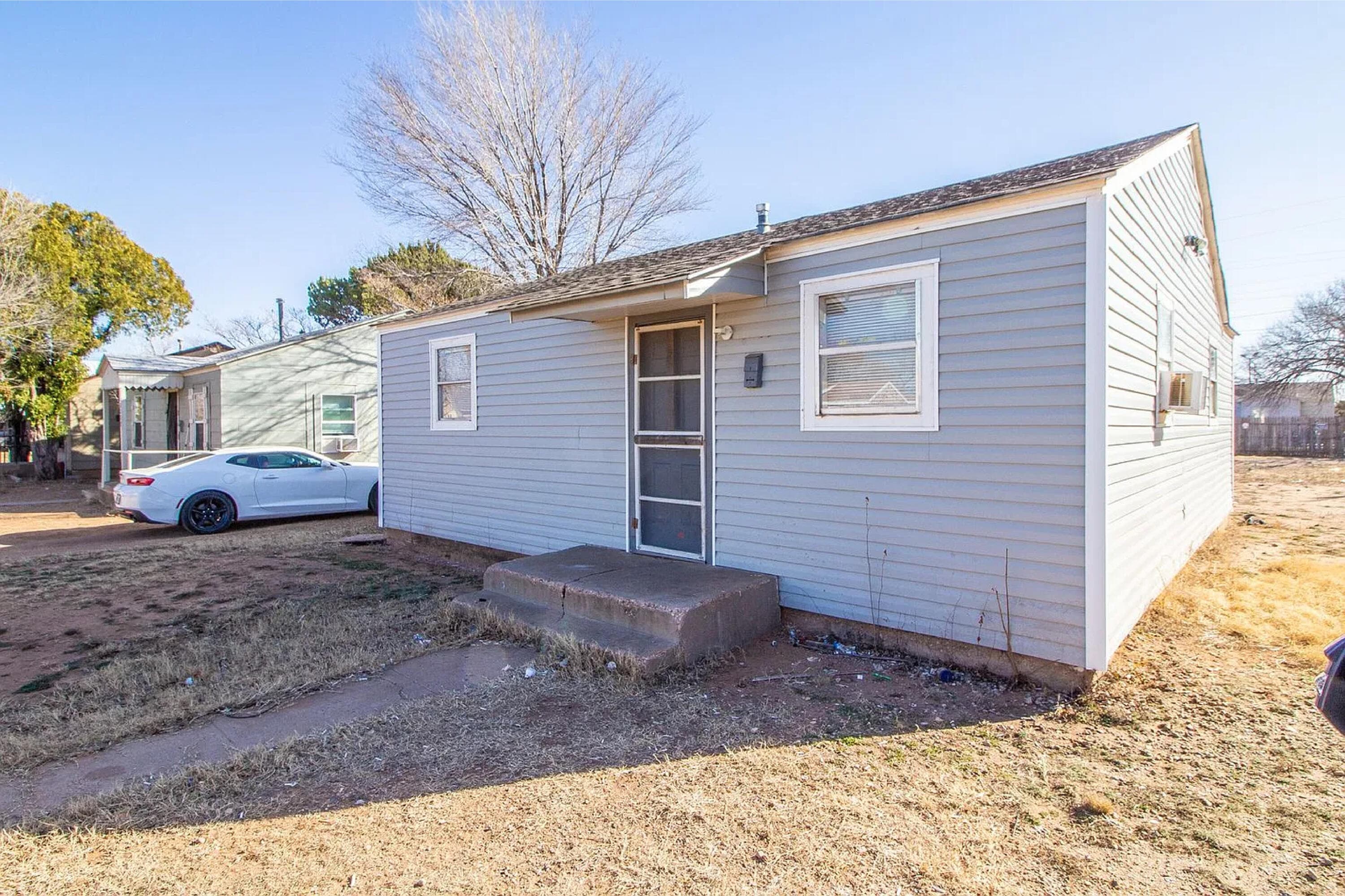 Single Family Residence at 3219 Baylor Street