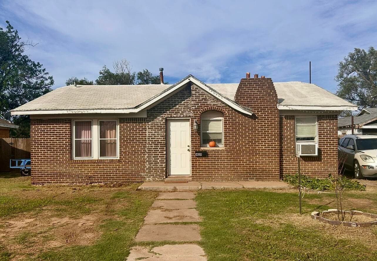 Single Family Residence at 1409 Milwaukee Street