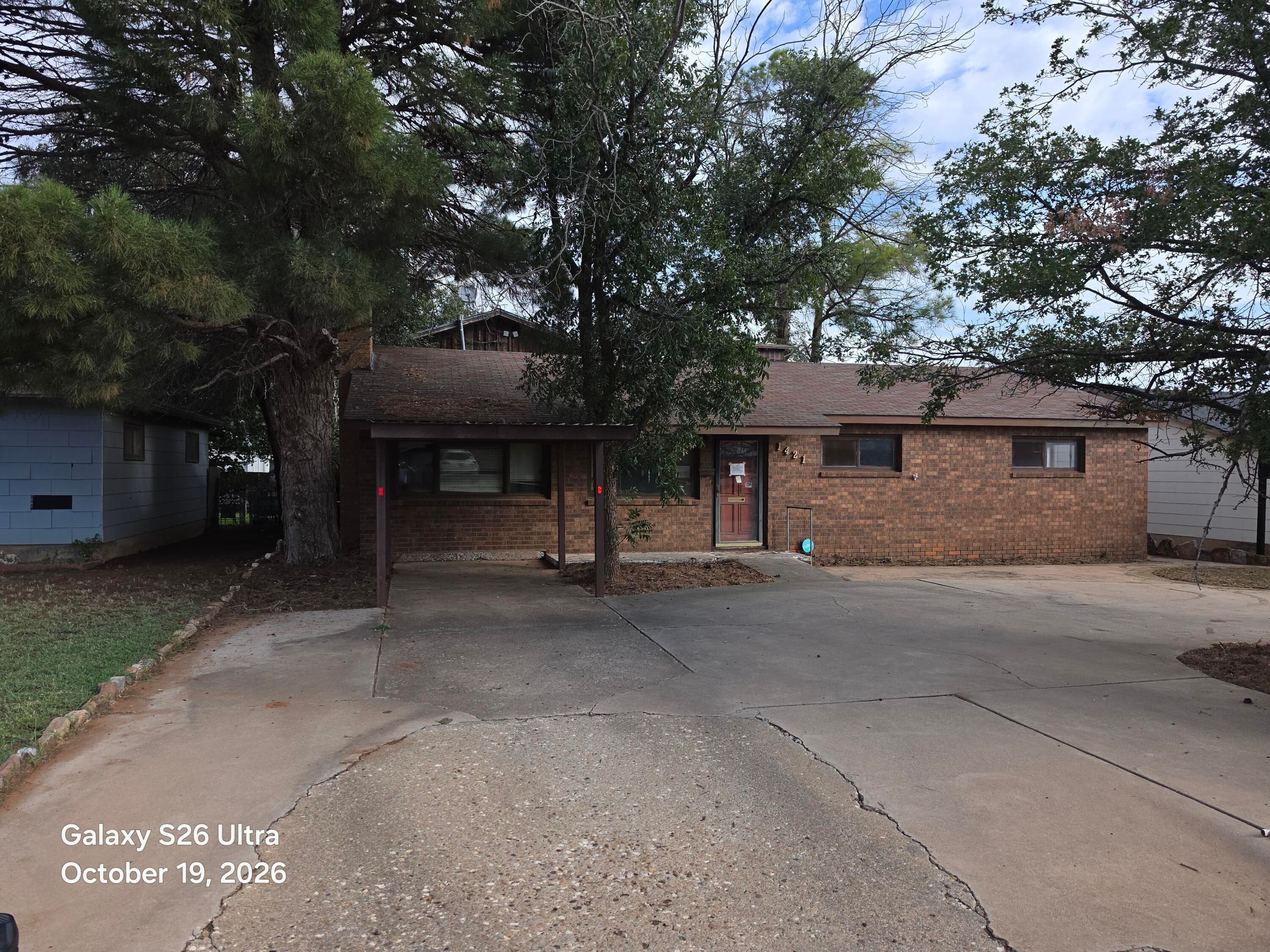 Single Family Residence at 1421 E Cardwell Street