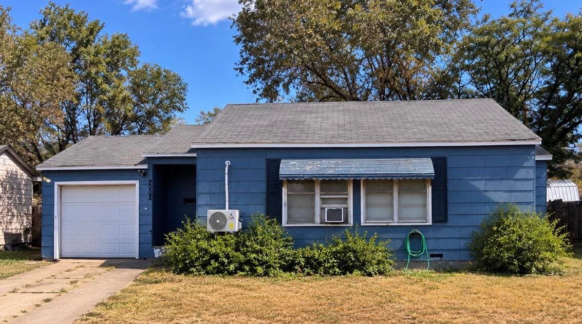 Single Family Residence at 2008 48th Street