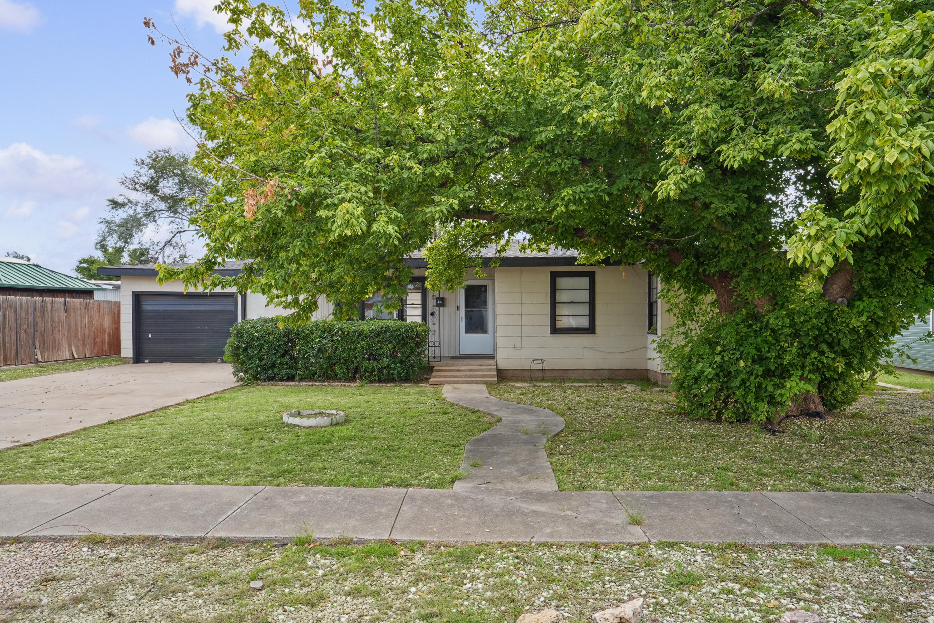 Single Family Residence at 406 11th Street