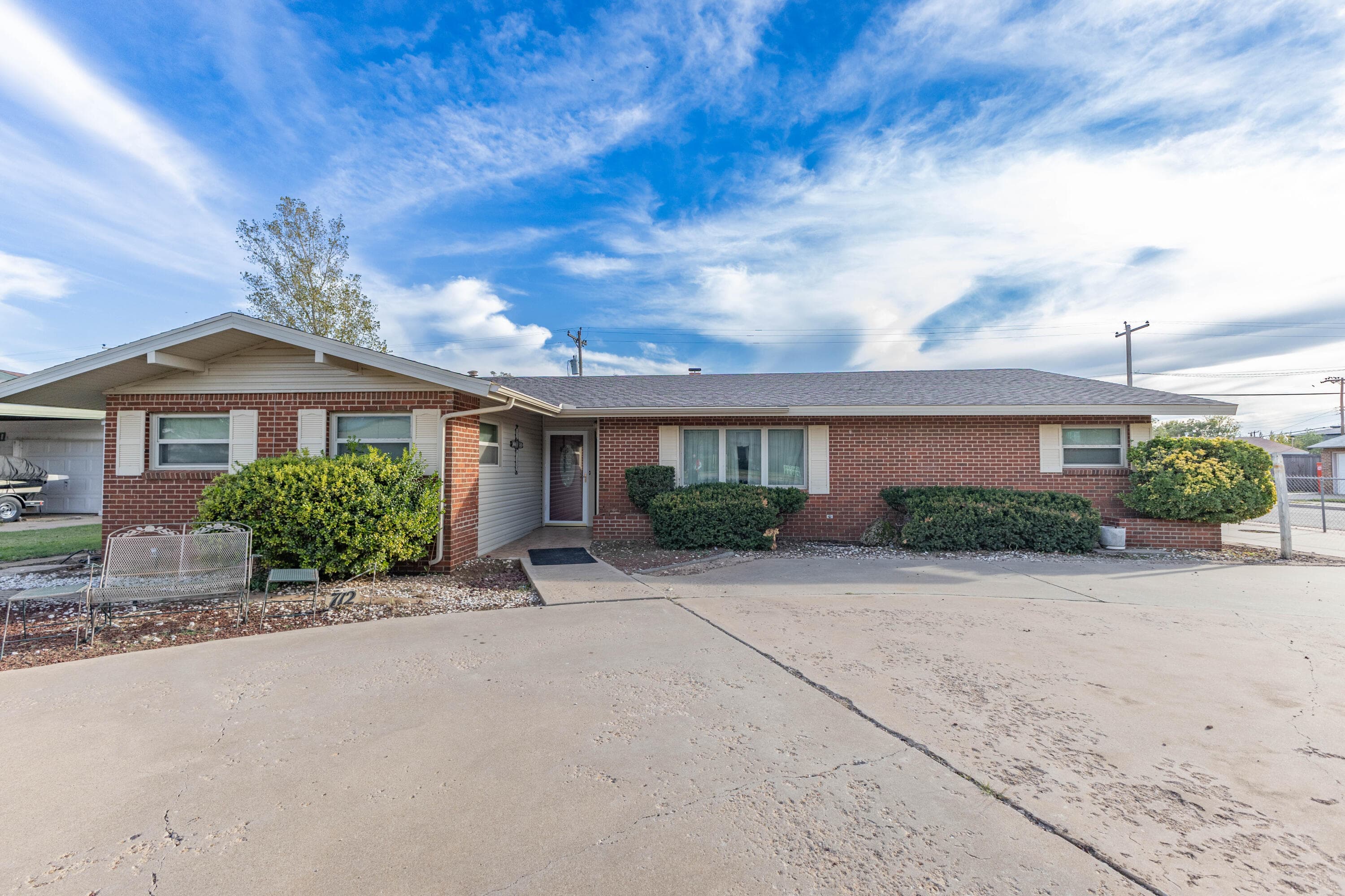 Single Family Residence at 712 W 7th Street