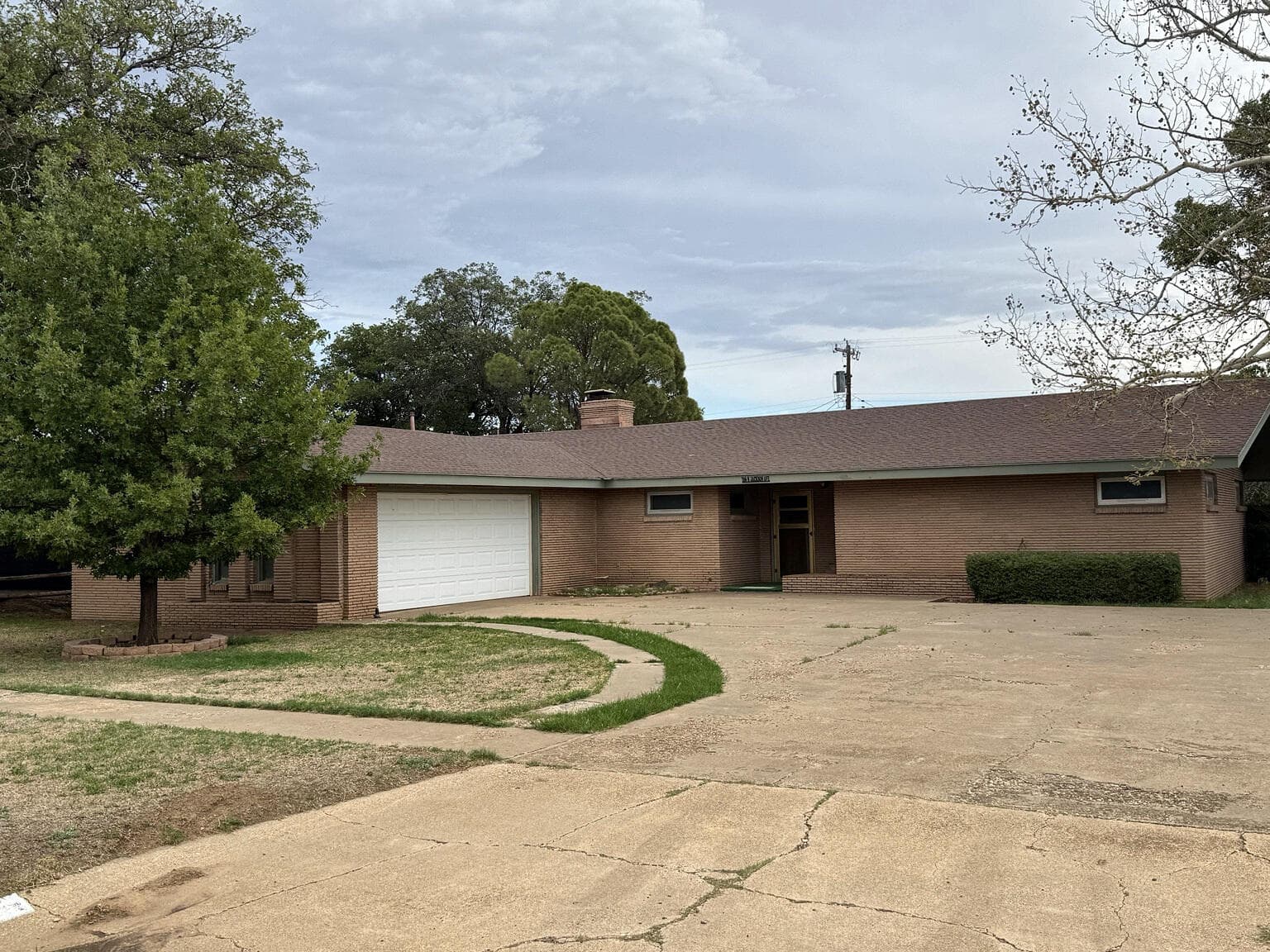 Single Family Residence at 106 N Jackson Avenue