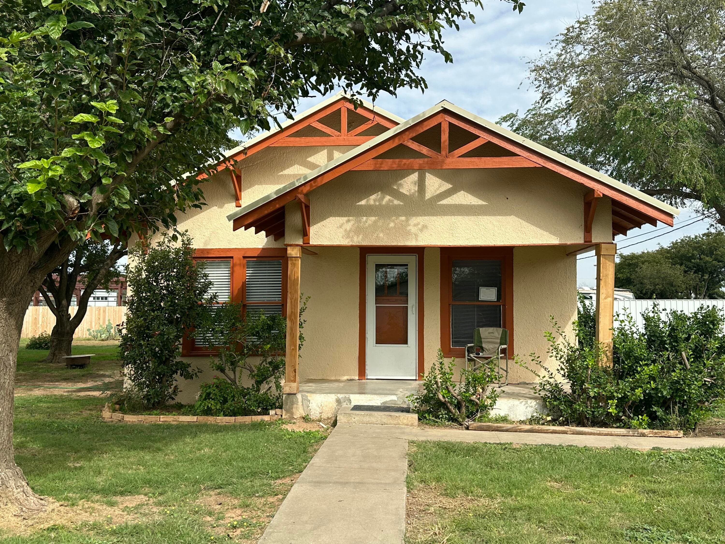 Single Family Residence at 107 W 10th Street
