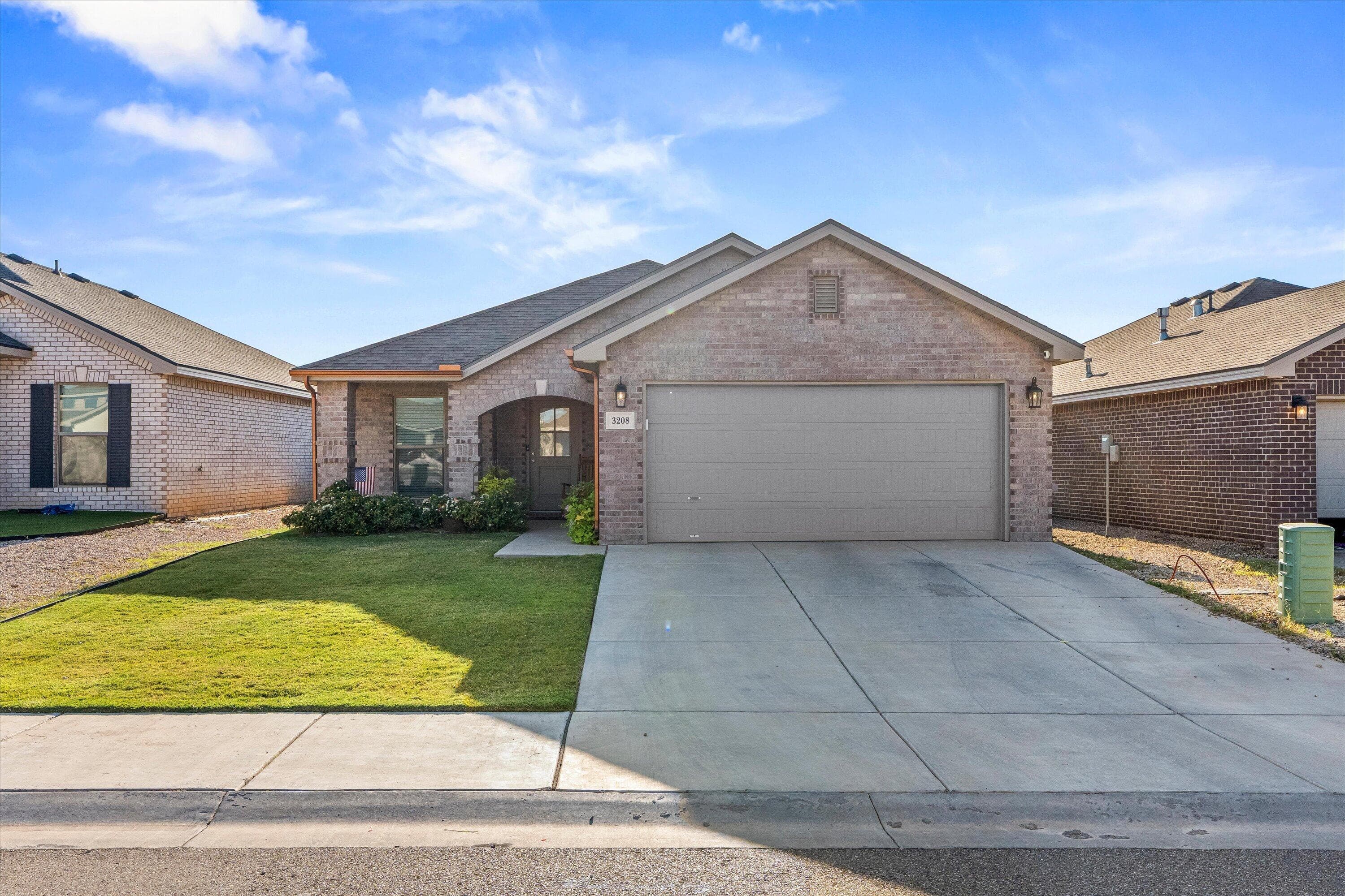 Single Family Residence at 3208 Aberdeen Avenue