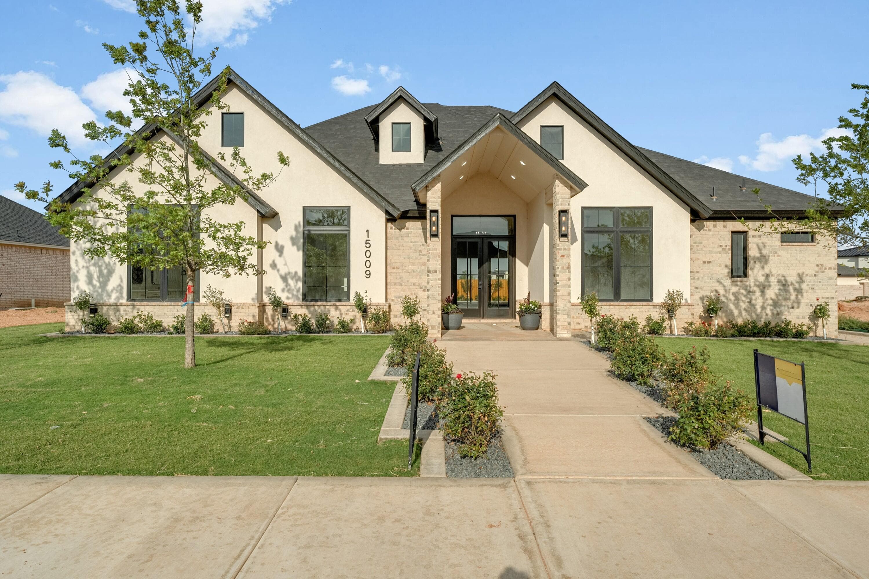 Single Family Residence at 15009 Norwood Avenue
