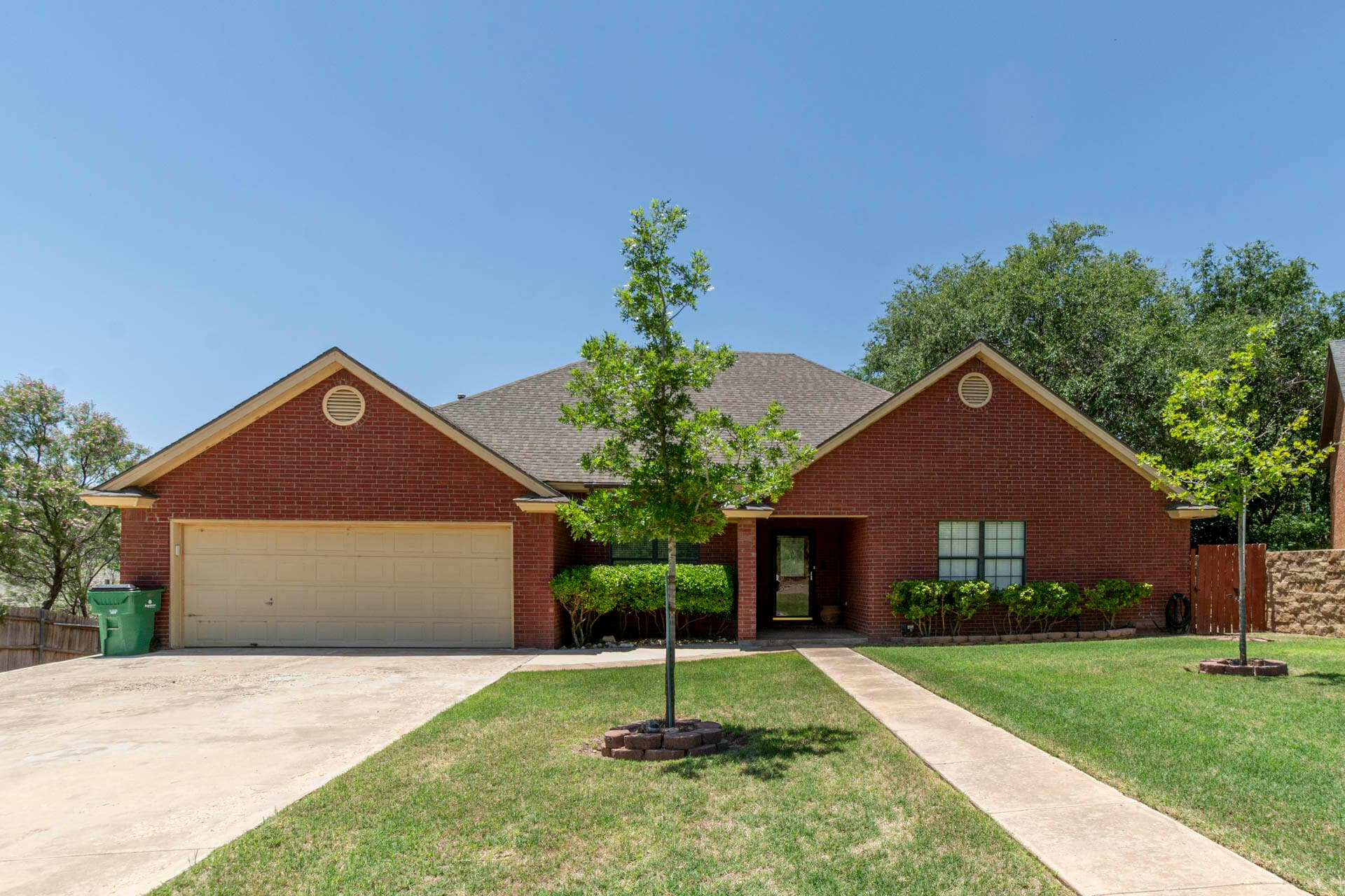 Single Family Residence at 31 Arapaho Road