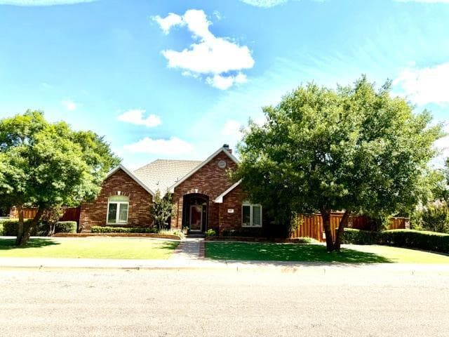 Single Family Residence at 913 W 9th Street