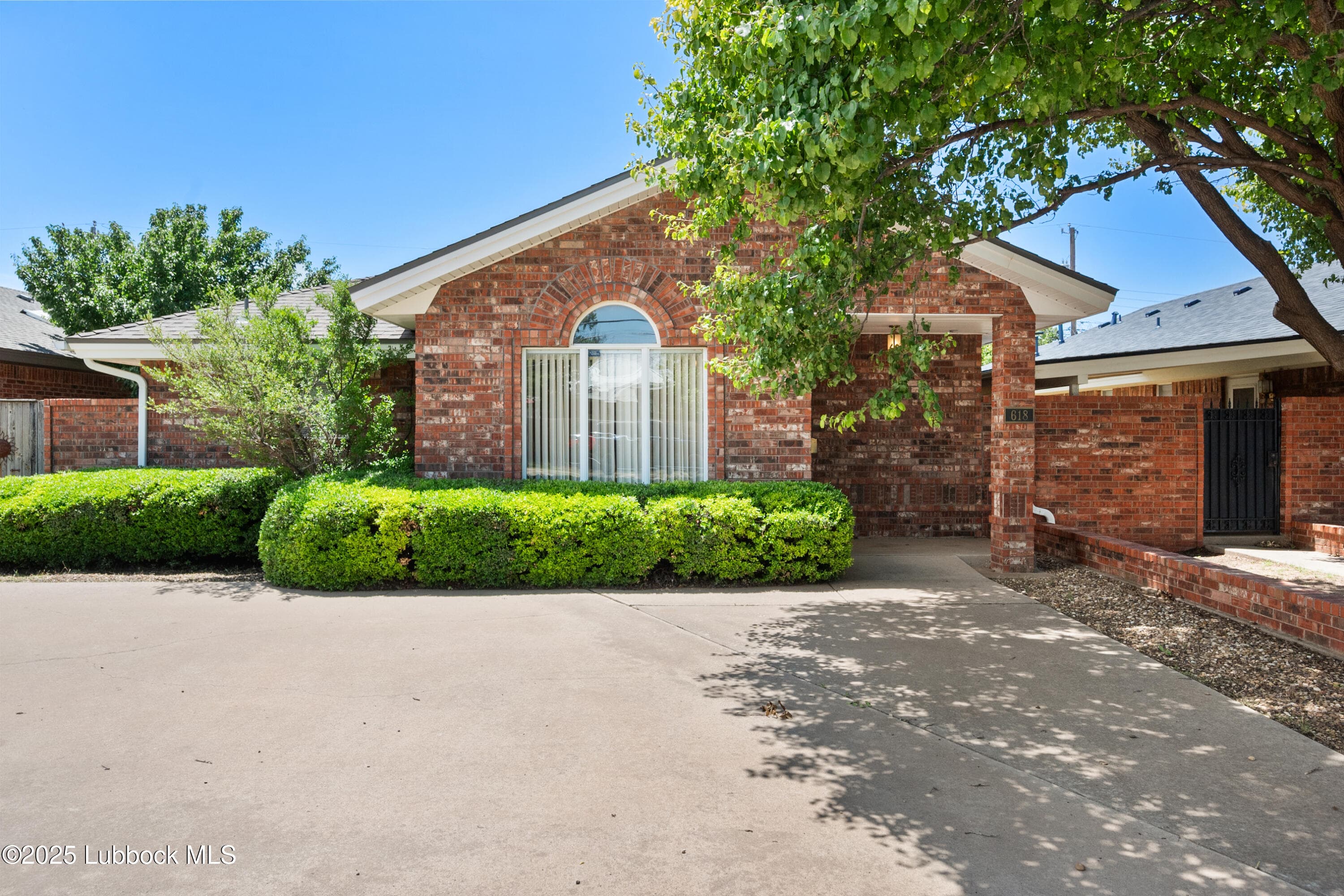 Single Family Residence at 618 Hickory Street