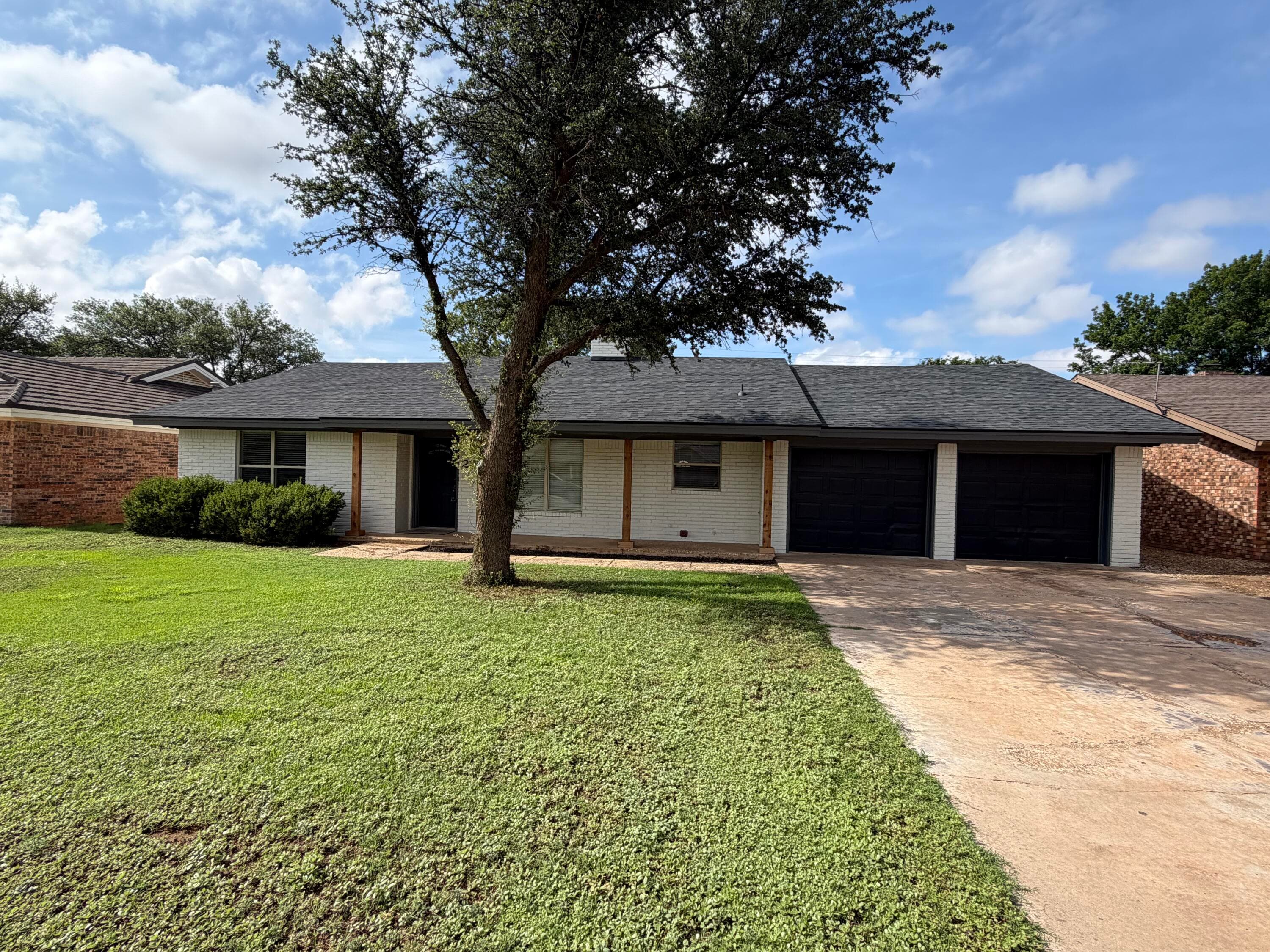Single Family Residence at 220 Sandalwood Lane