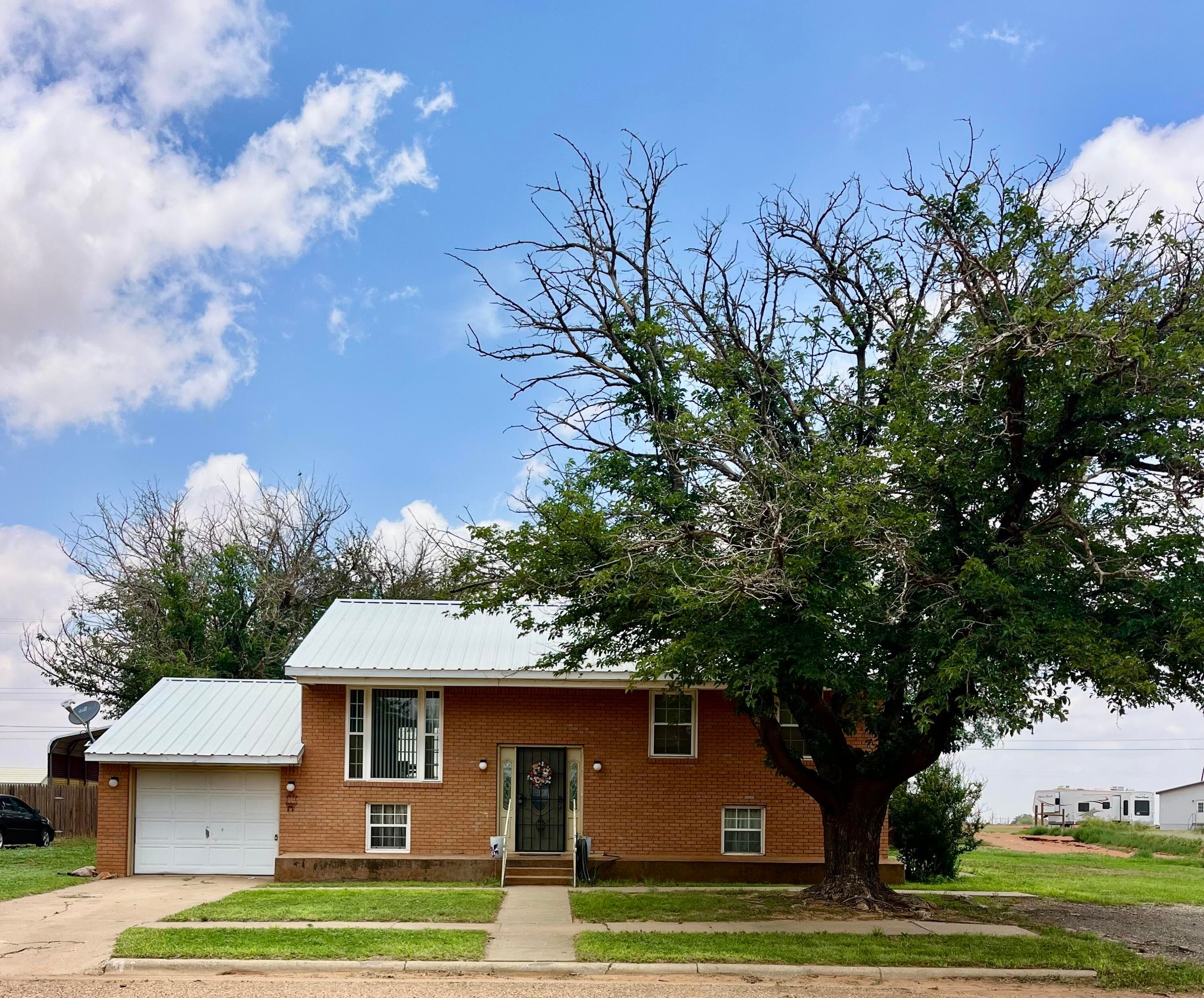 Single Family Residence at 1800 N 8th Street