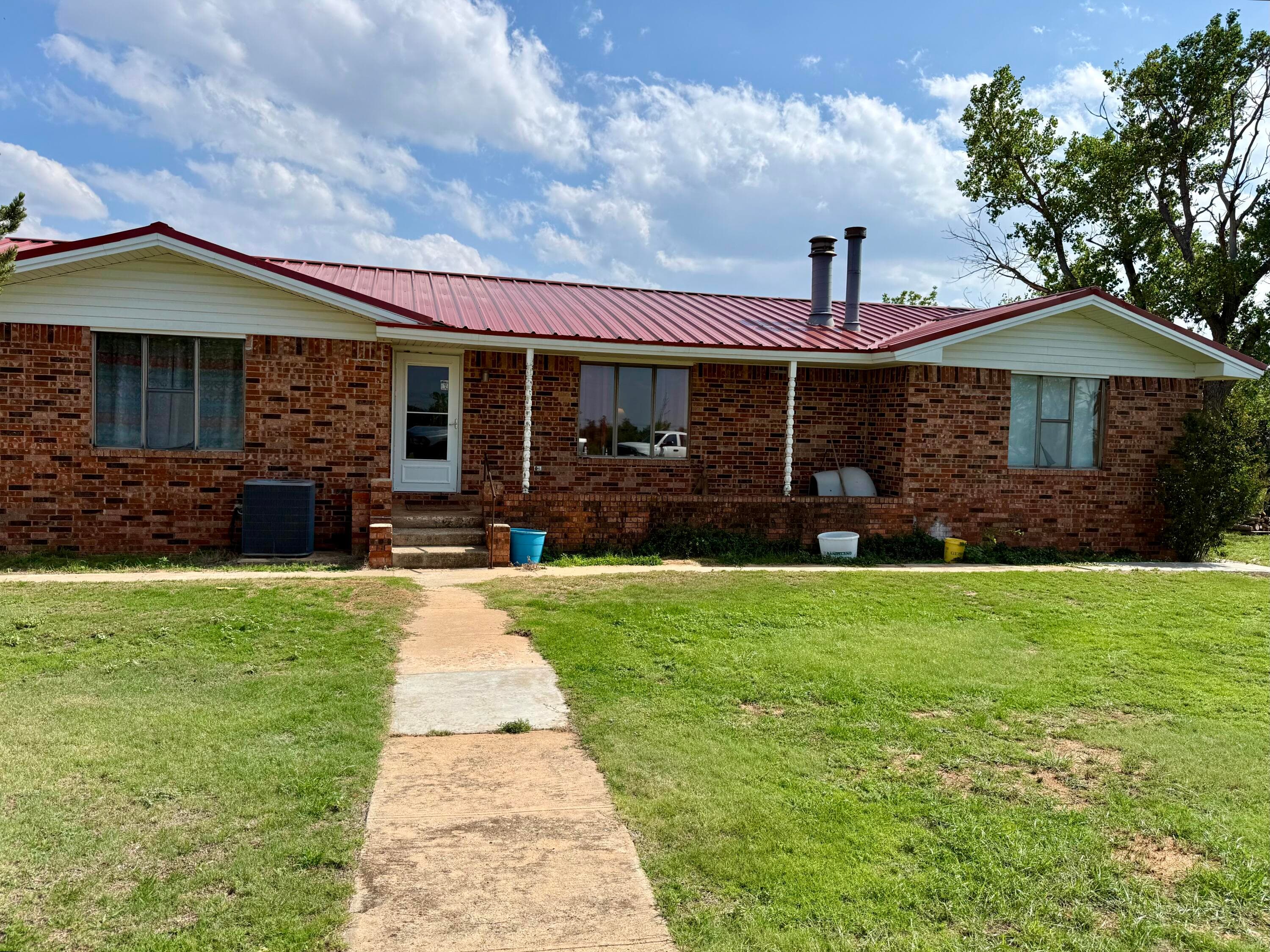 Single Family Residence at 112 Fm 1045