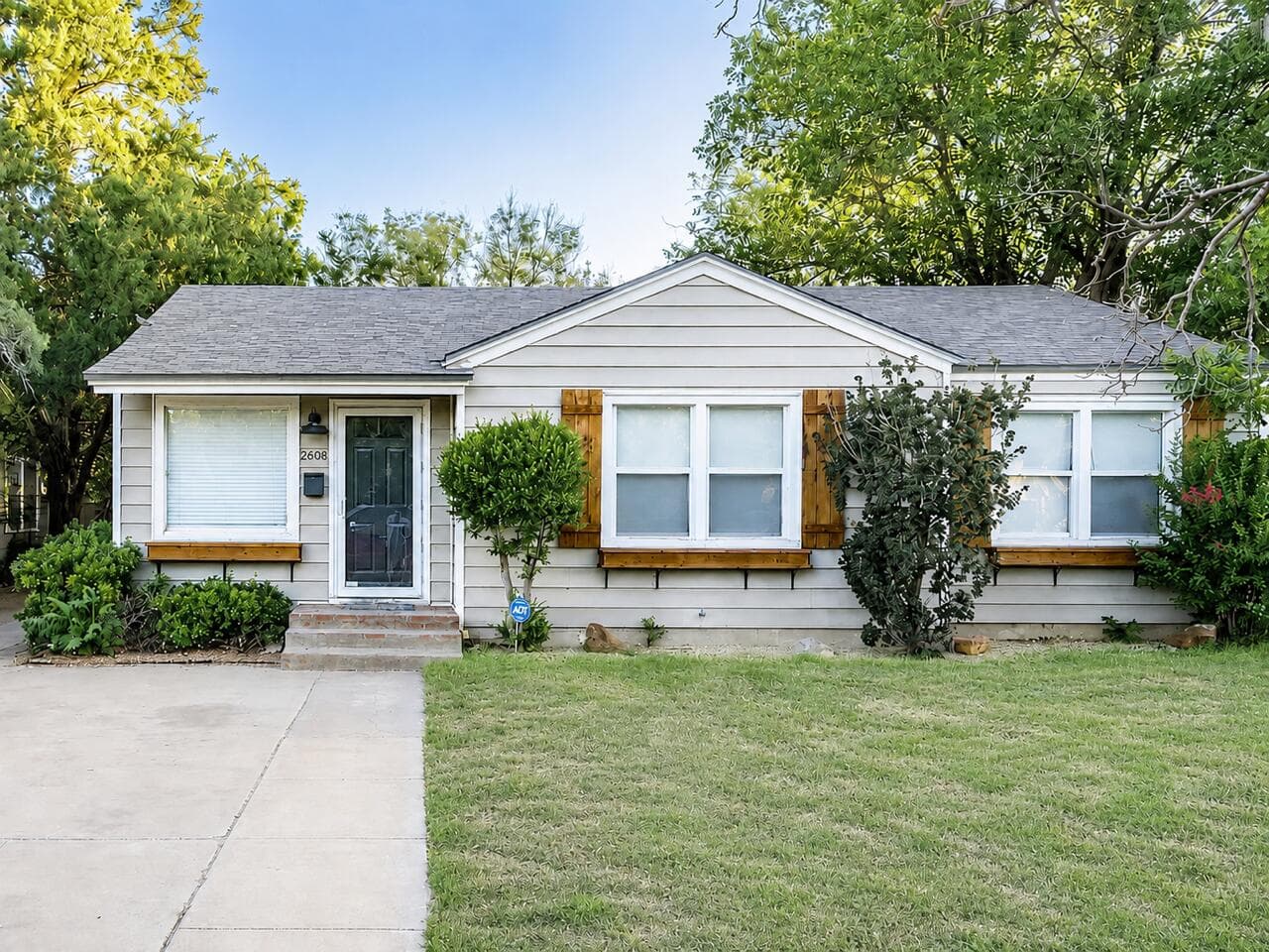 Single Family Residence at 2608 32nd Street