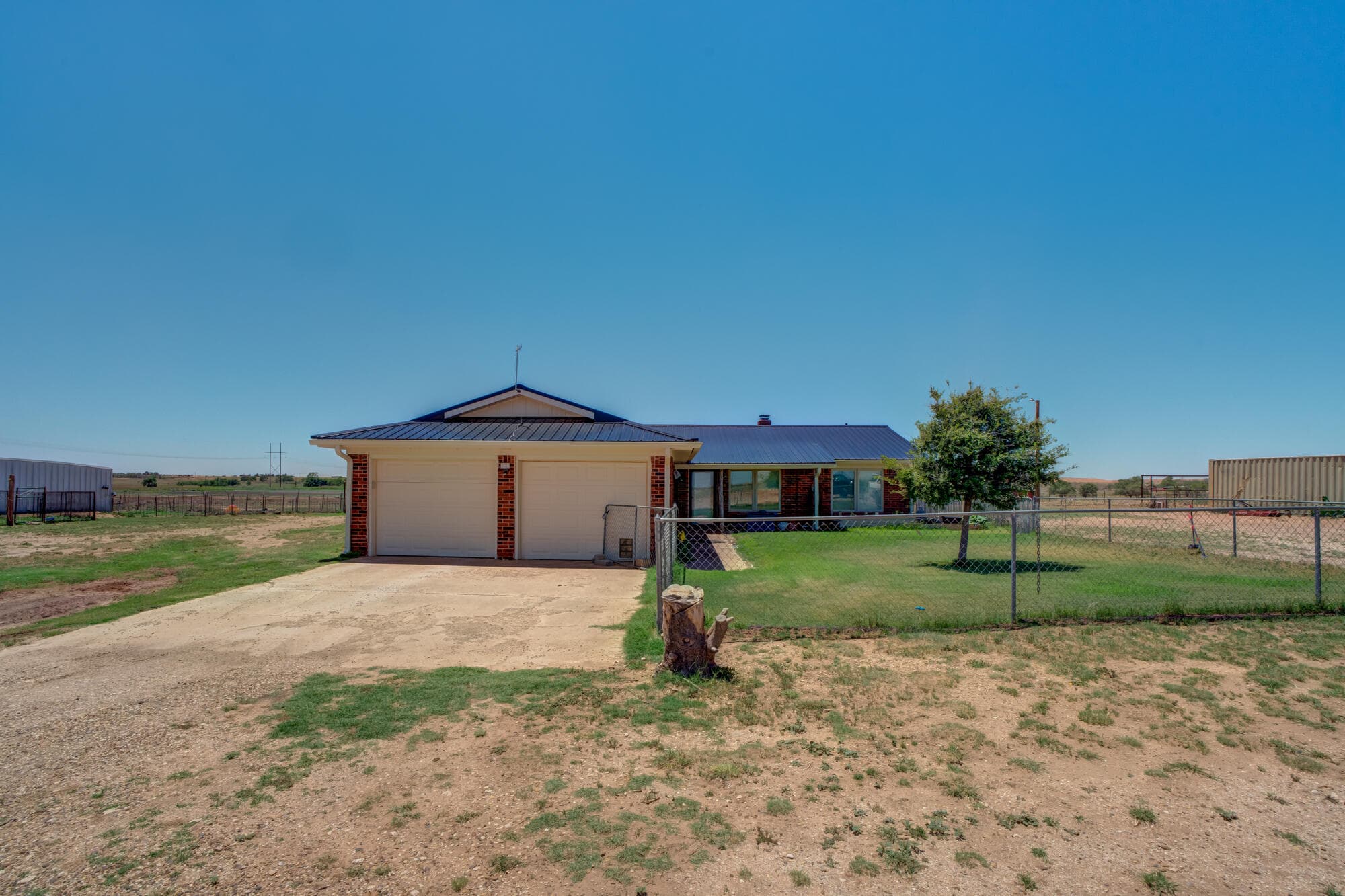 Single Family Residence at 16711 N County Road 2000